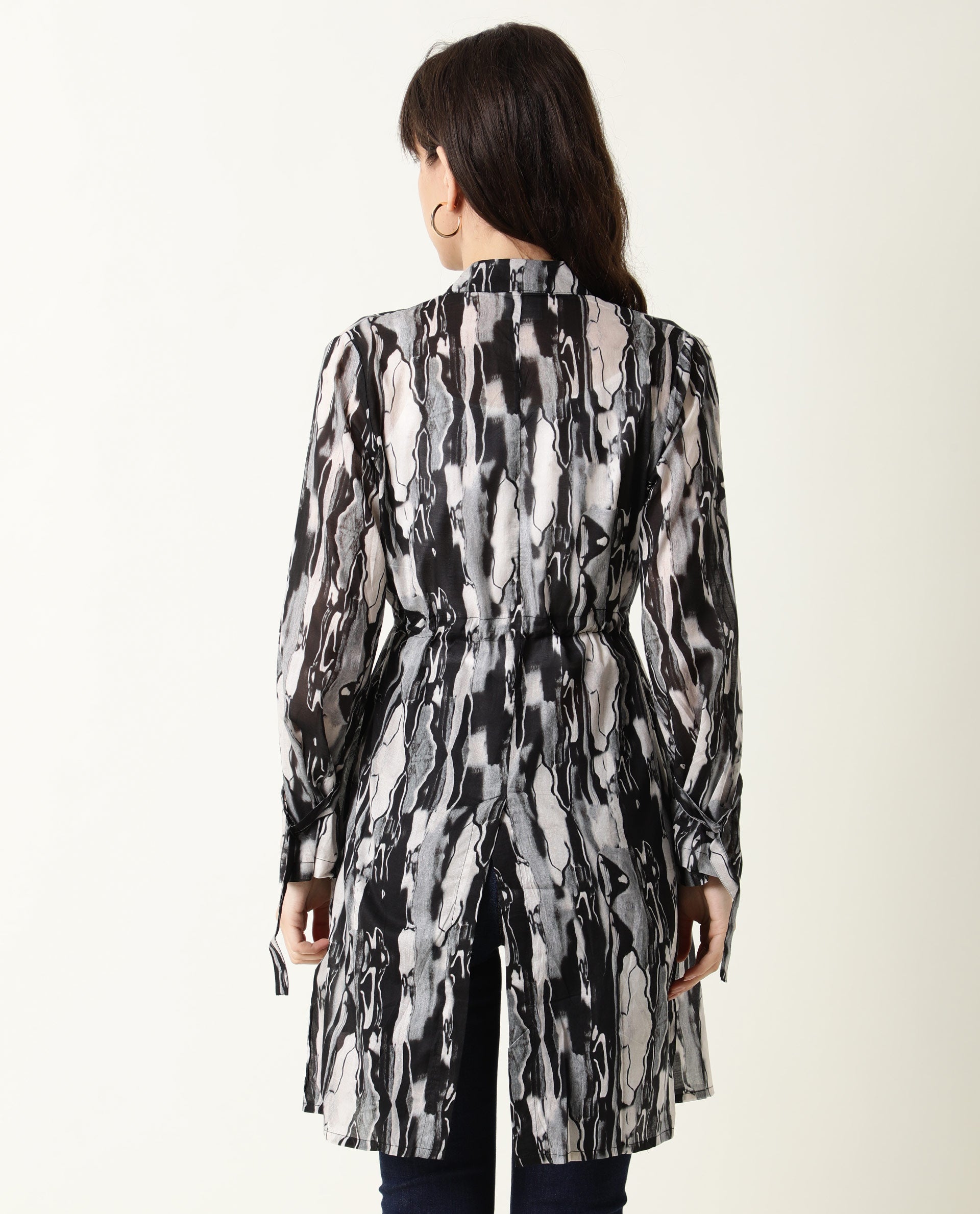 Rareism Women Shake Black Cotton Fabric Relaxed Fit Knee Length Abstract Print Collarless Outer Wear