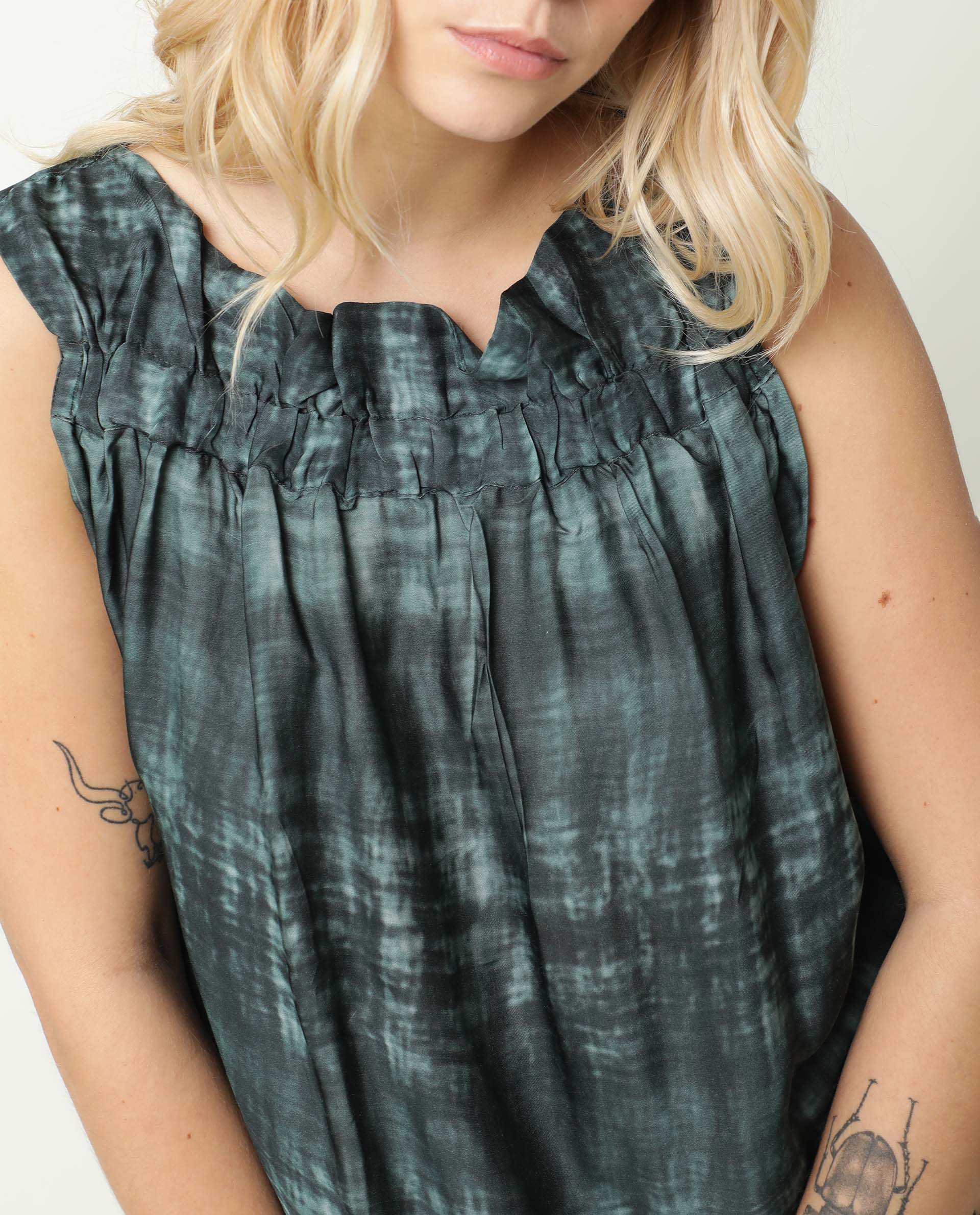 Rareism Women Chiat Green Modal Fabric Relaxed Fit Boat Neck Sleeveless Ombre Top