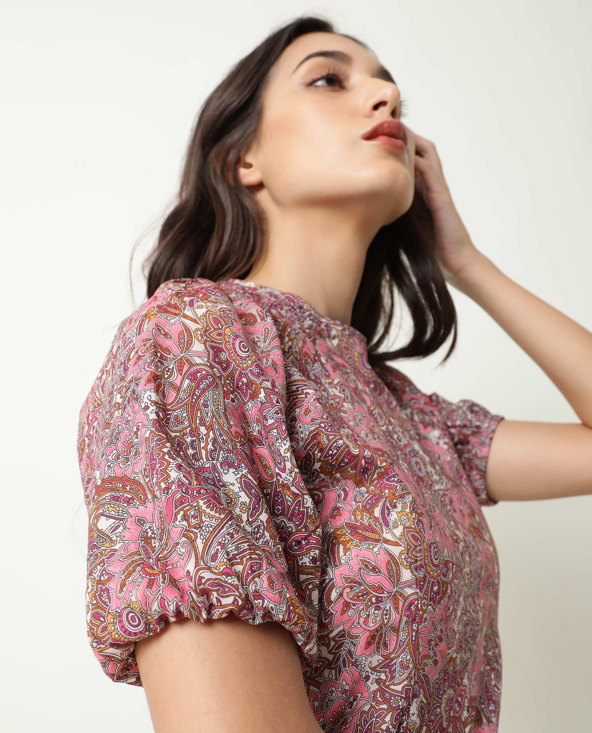 Rareism Women Palesa Pink Paisley Print Closed Round Neck Raglan Puff Sleeves Fabric Waist Belt Mini Dress