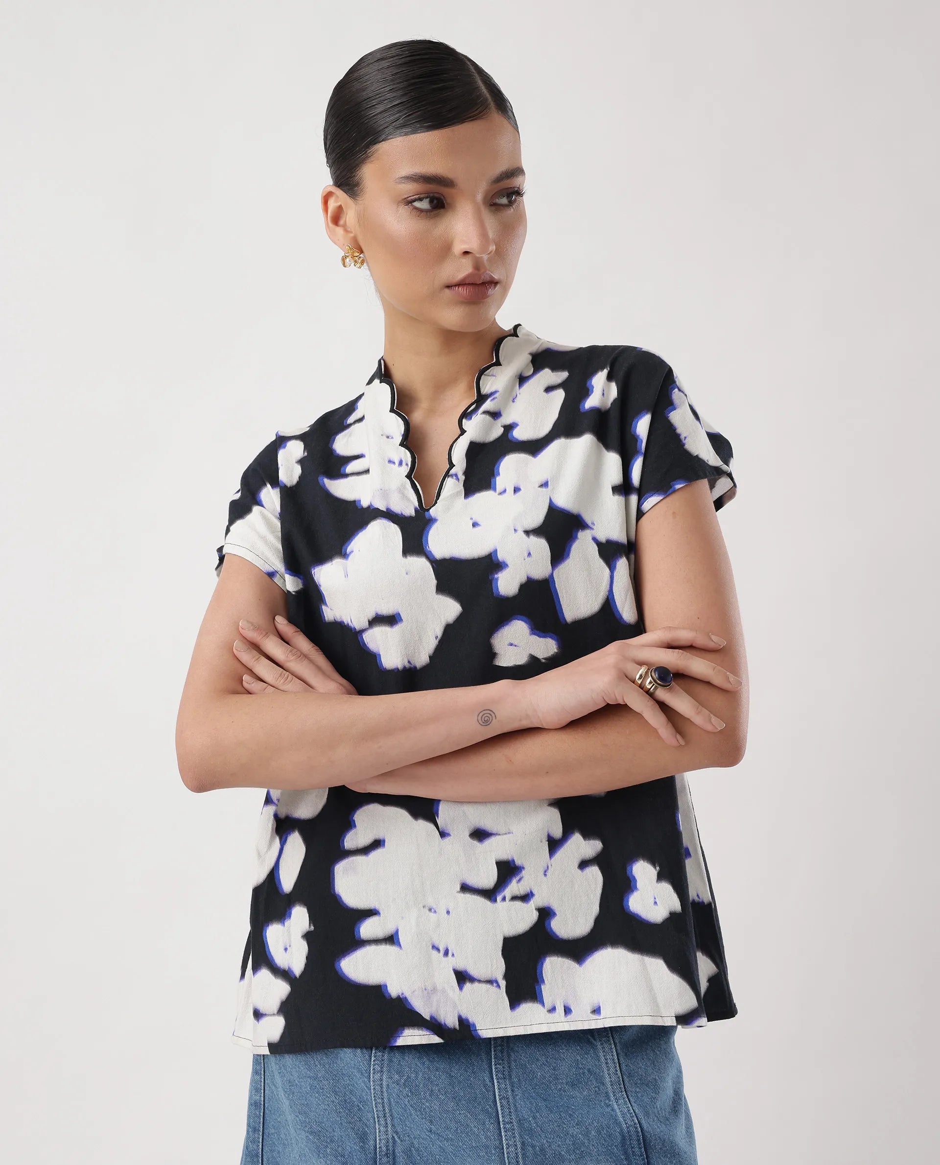 Rareism Women's Janfara T Black Cotton V-Neck Abstract Print Extended Sleeves Regular Fit Top