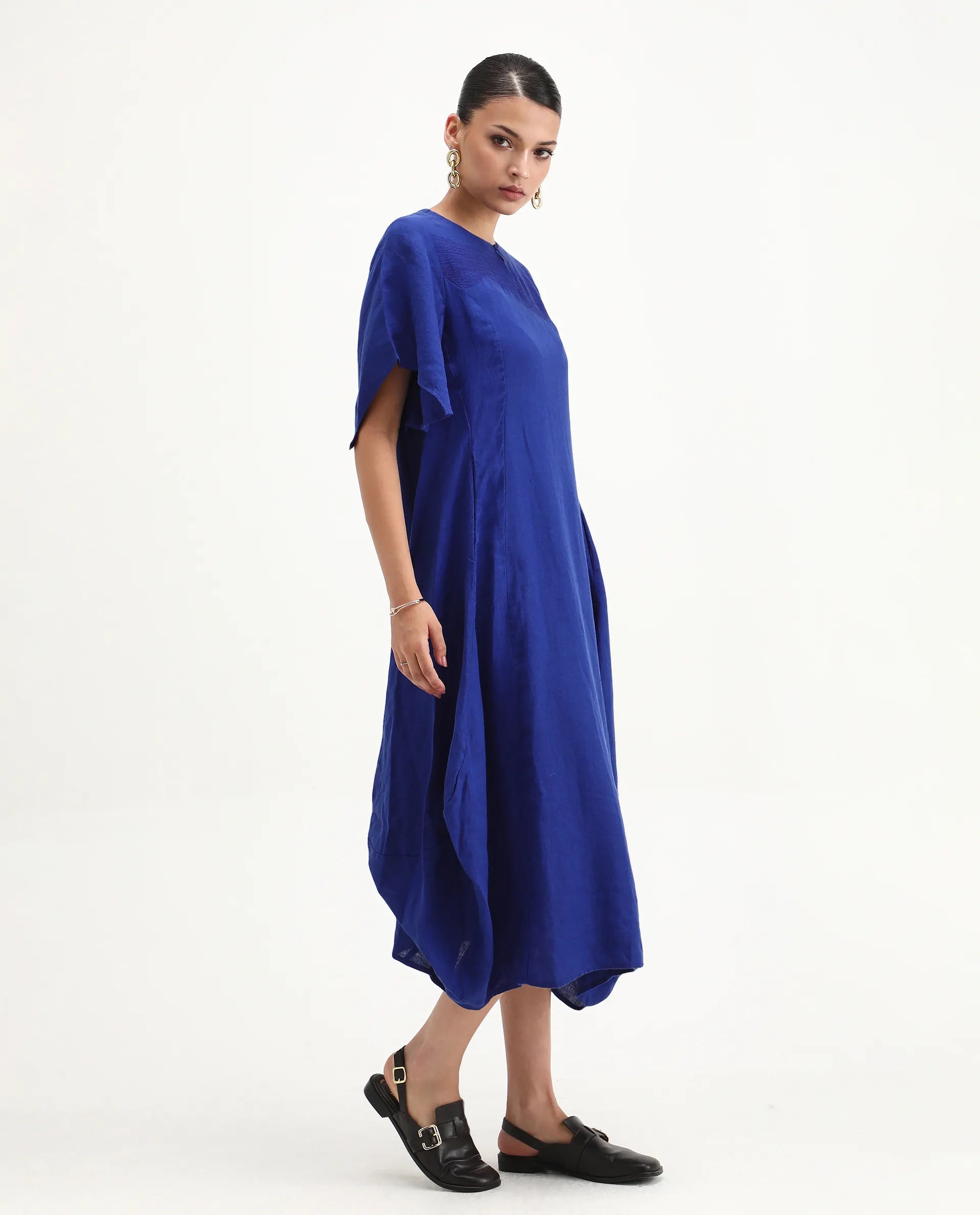Rareism Women's Janlin Blue Linen Round Neck Plain Midi Relaxed Fit Dress