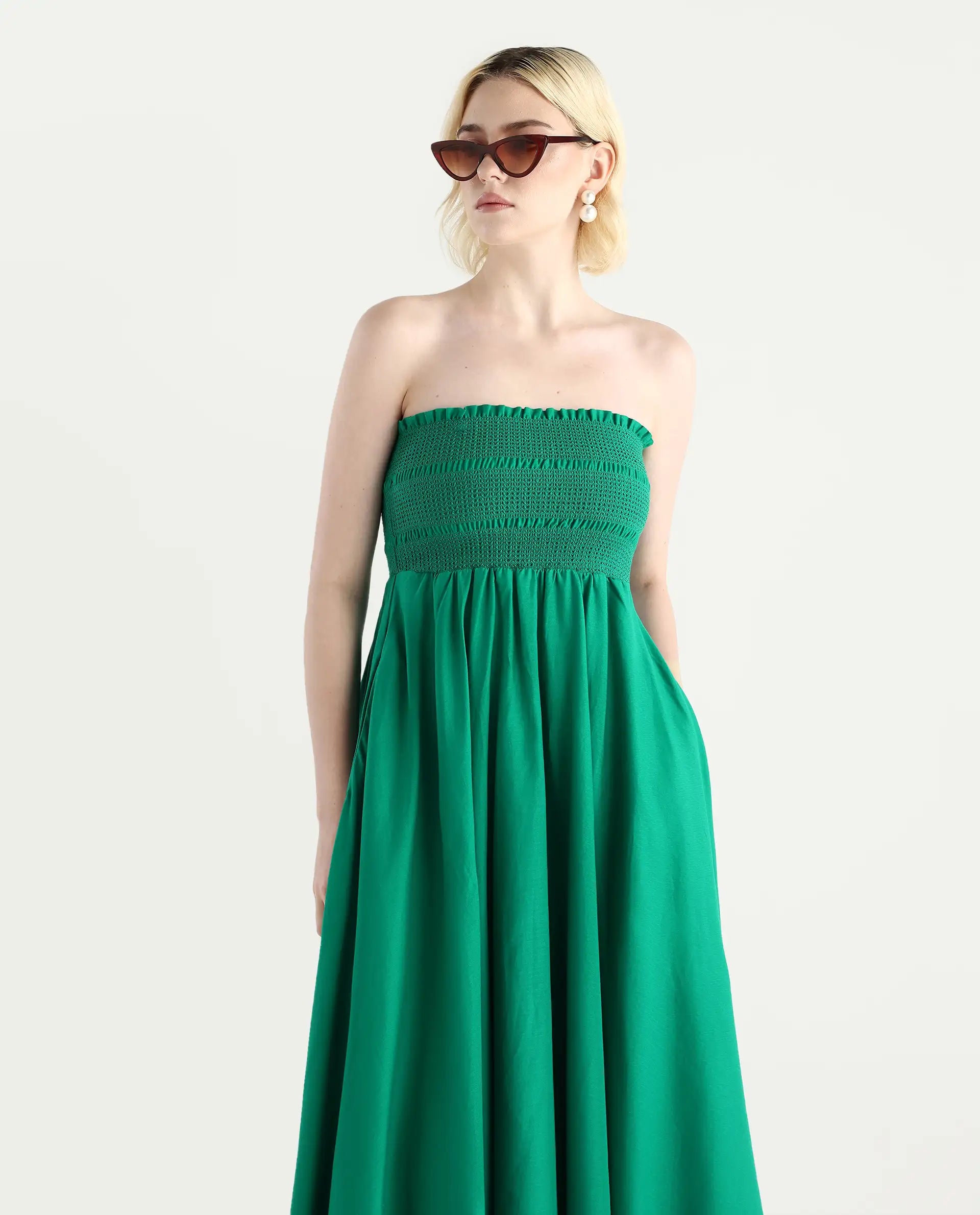 Rareism Women's Jenhop Green Viscose Sleeveless Tube Neck Fit And Flare Fit Plain Midi Dress
