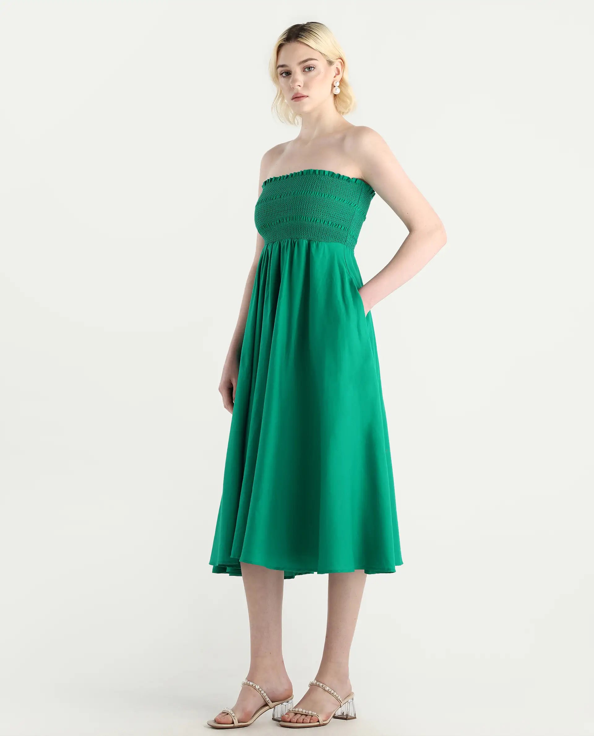 Rareism Women's Jenhop Green Viscose Sleeveless Tube Neck Fit And Flare Fit Plain Midi Dress