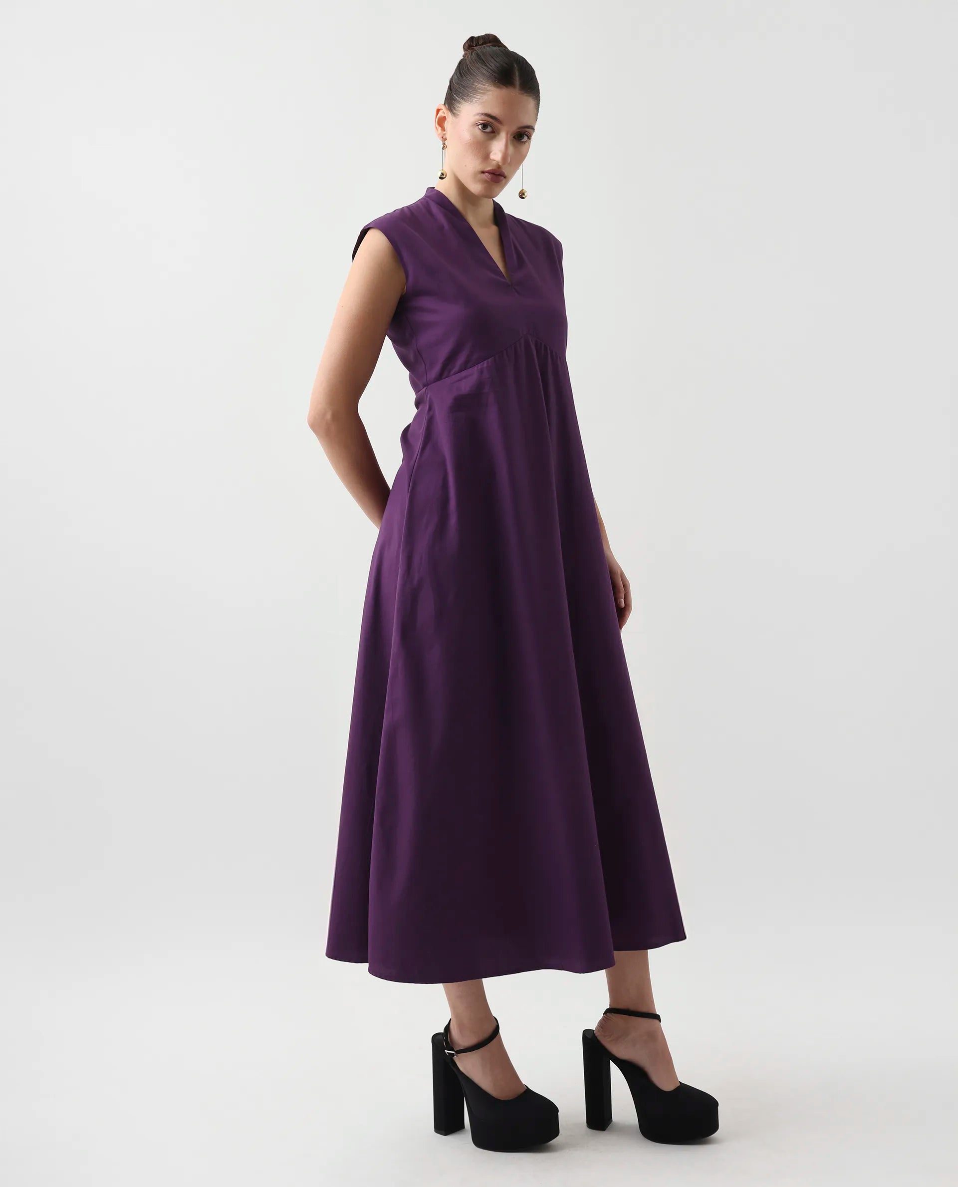Rareism Women's Jenshi Purple Cotton Blend Sleeveless V-Neck Fit And Flare Fit Plain Dress