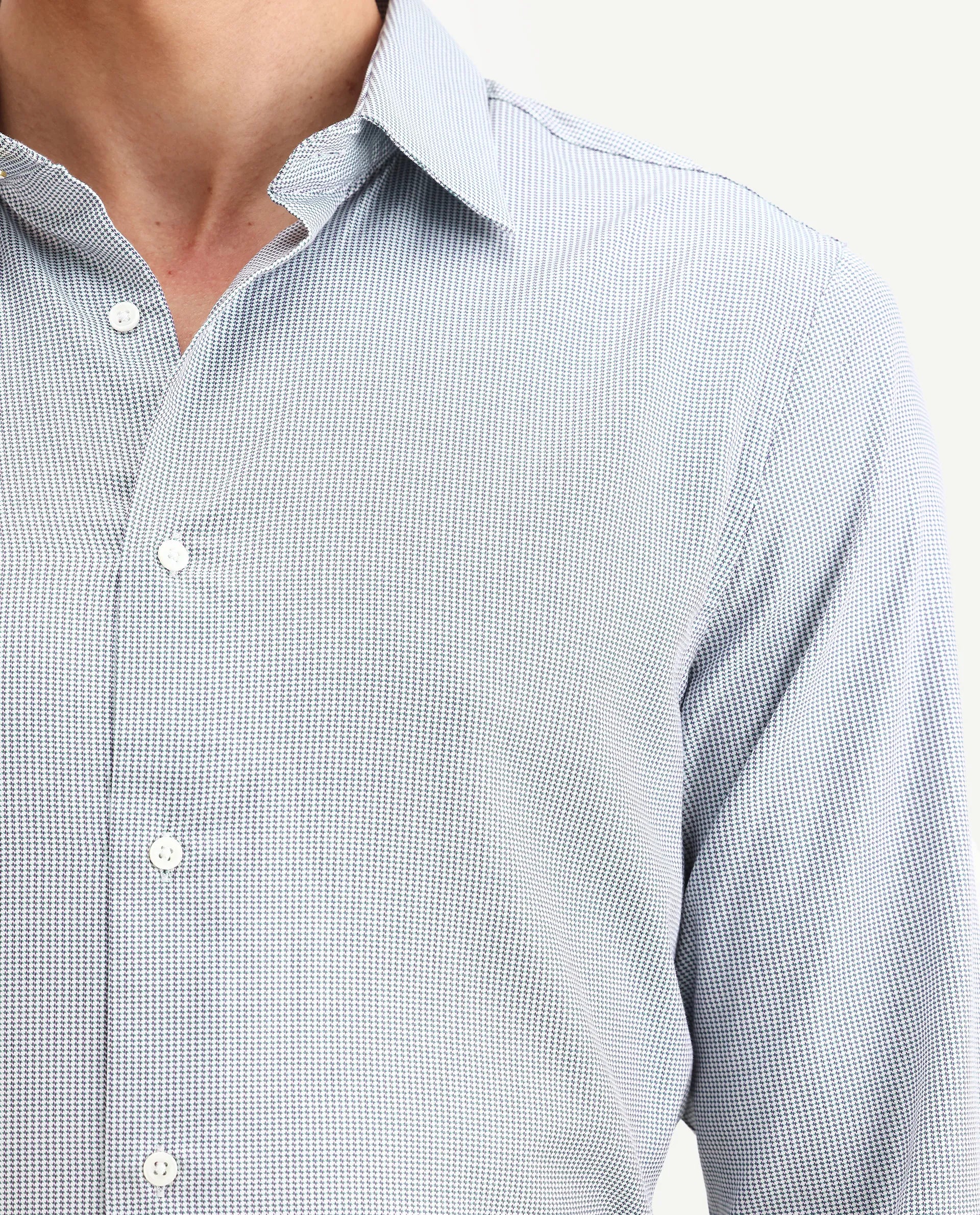 Rare Rabbit Men's Jnby Green Cotton Plain Regular Fit Full Sleeve Collared Shirt