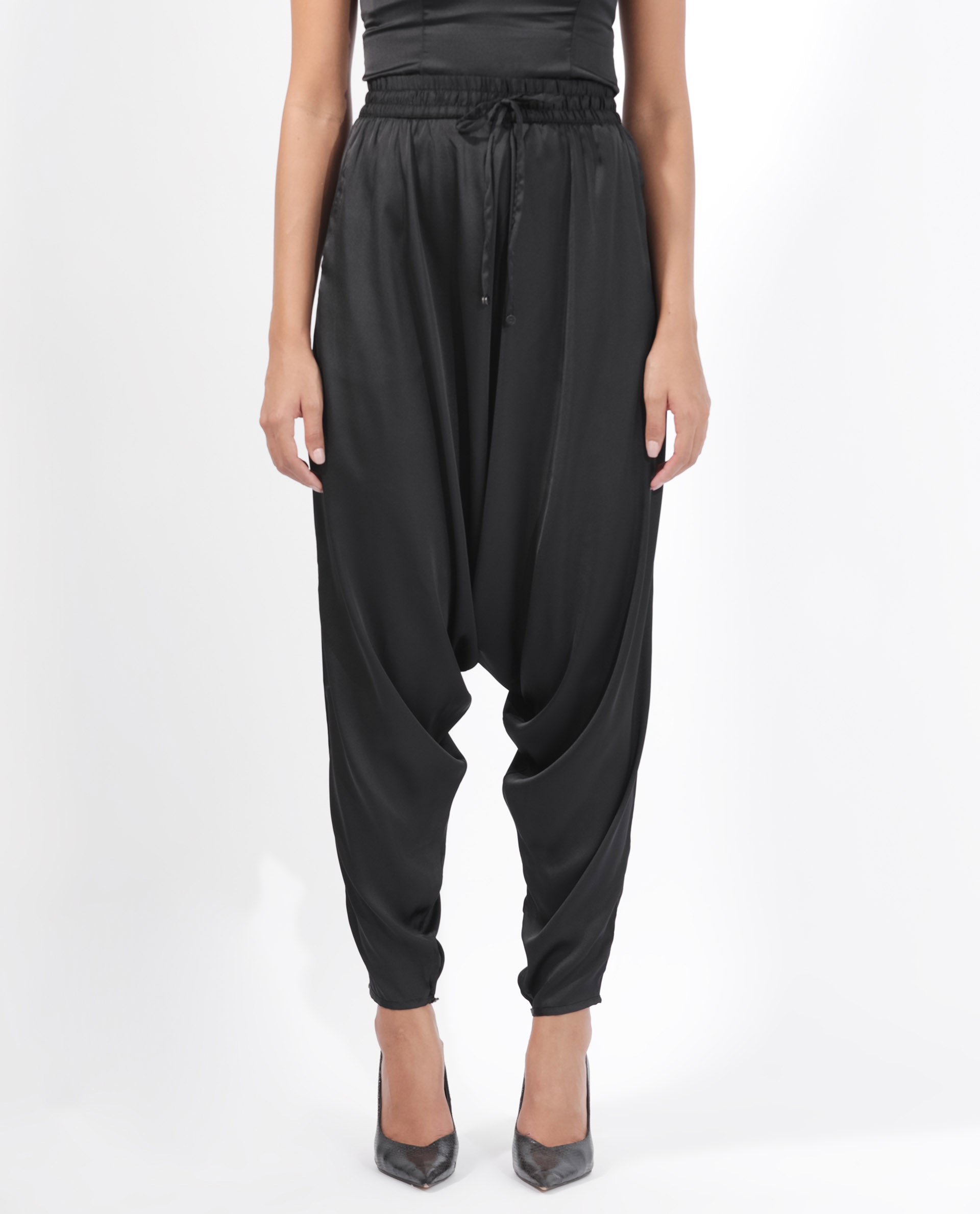 Rareism Women Kamel Black Polyester Fabric Relaxed Fit Plain Ankle Length Trousers