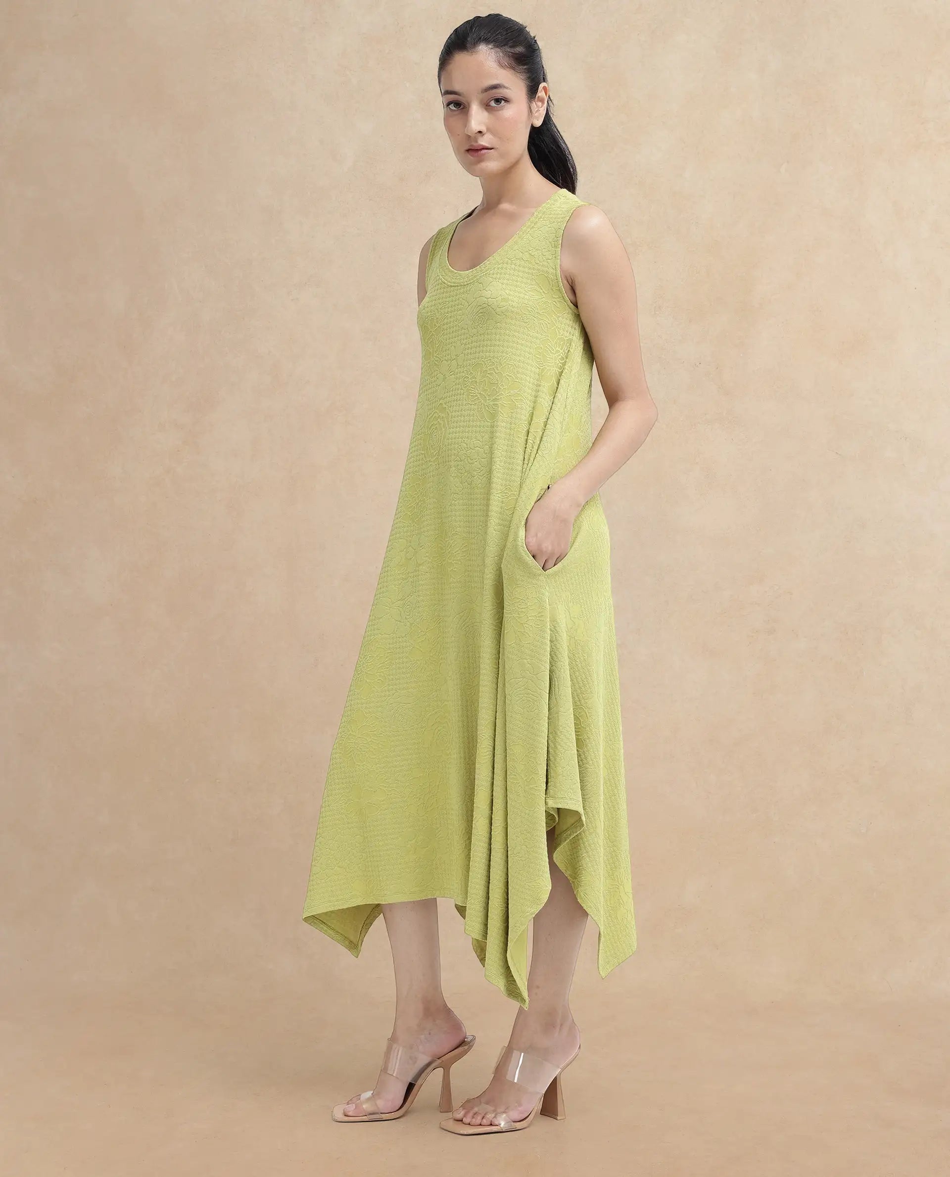 Rareism Women Kisame Light Green Sleeveless Crew Neck Relaxed Fit Plain Midi Dress