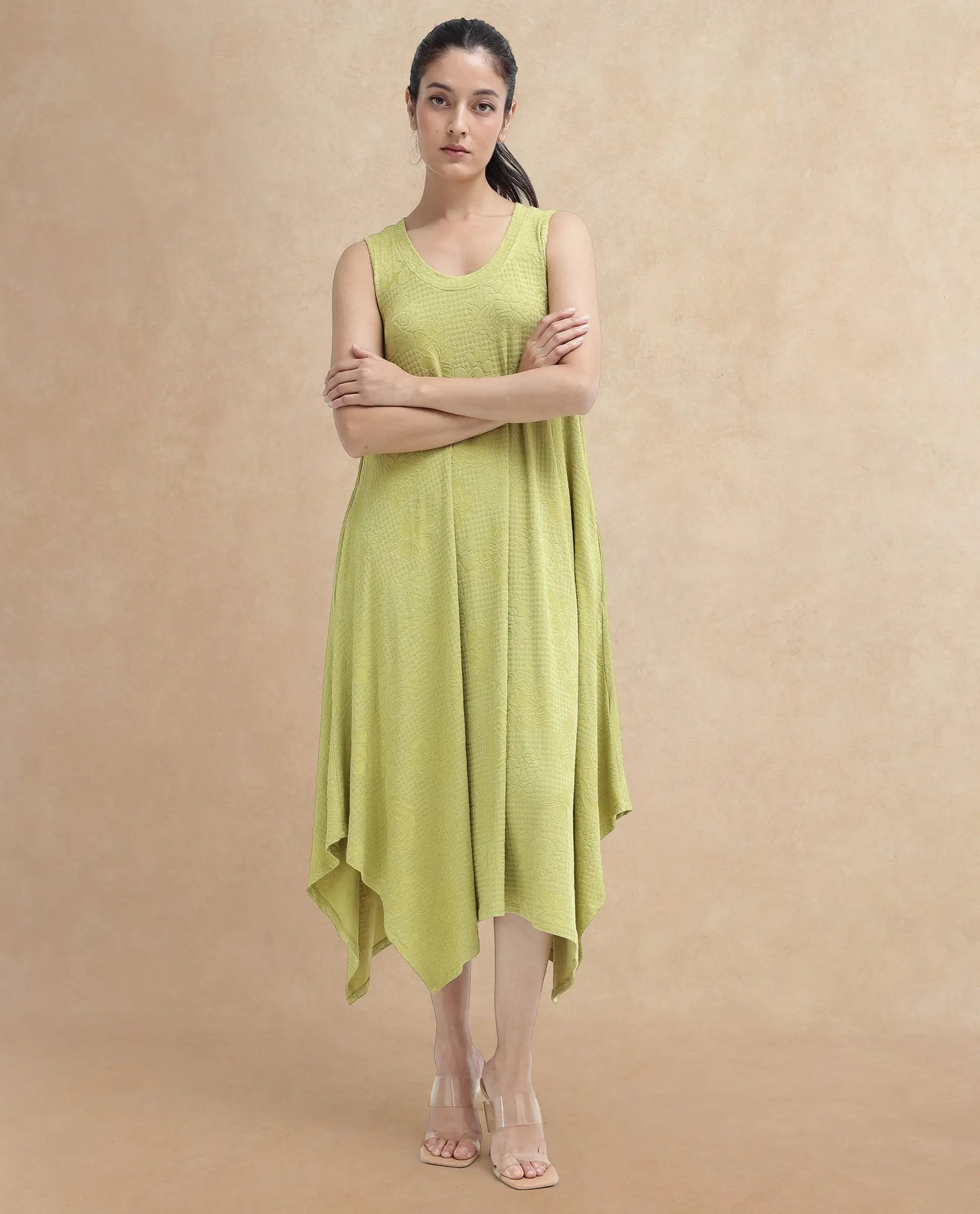 Rareism Women Kisame Light Green Sleeveless Crew Neck Relaxed Fit Plain Midi Dress