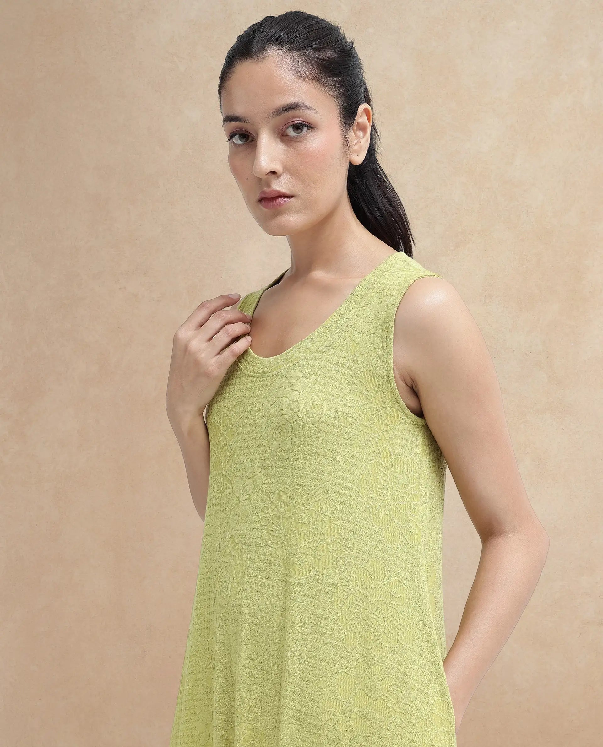Rareism Women Kisame Light Green Sleeveless Crew Neck Relaxed Fit Plain Midi Dress