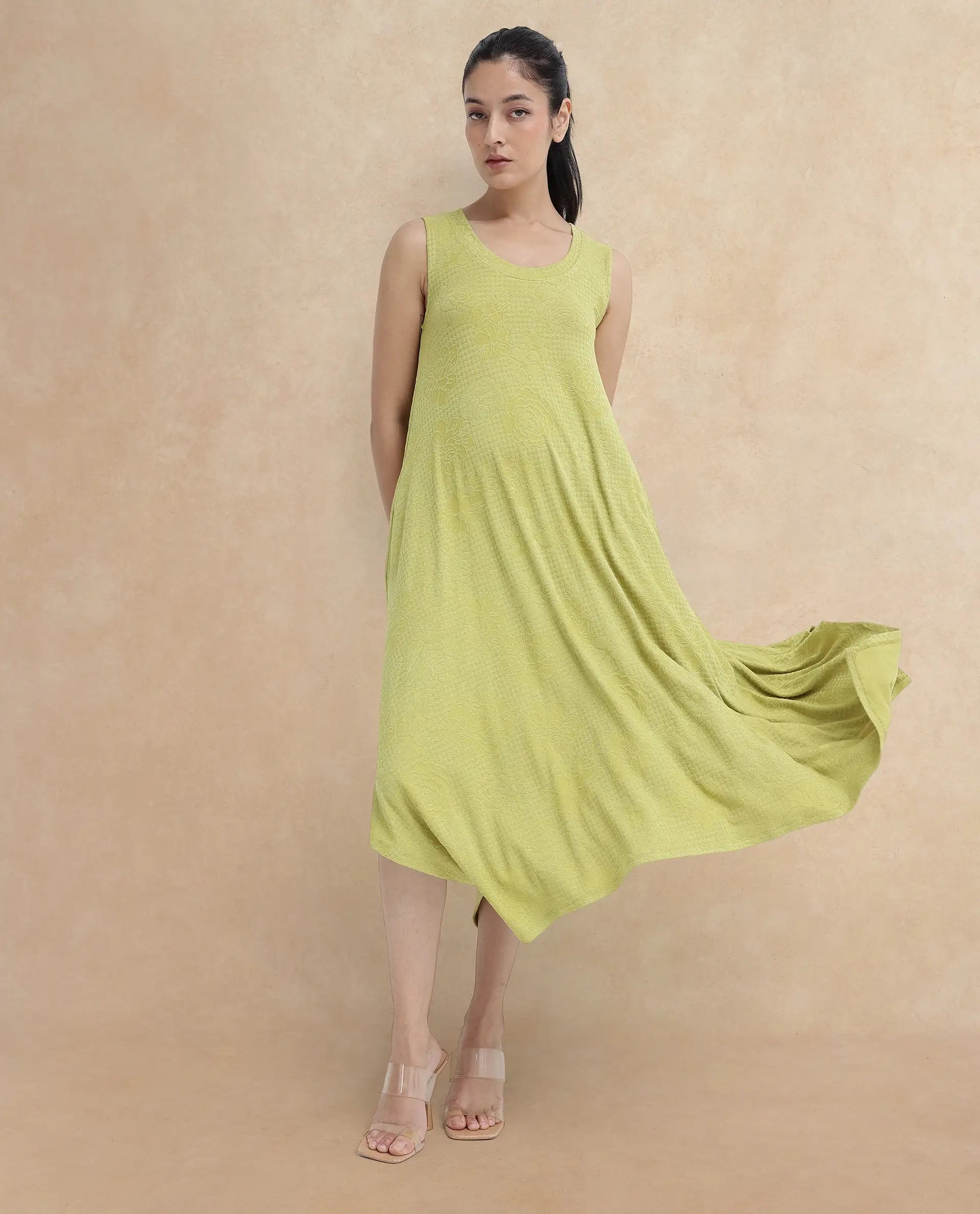 Rareism Women Kisame Light Green Sleeveless Crew Neck Relaxed Fit Plain Midi Dress