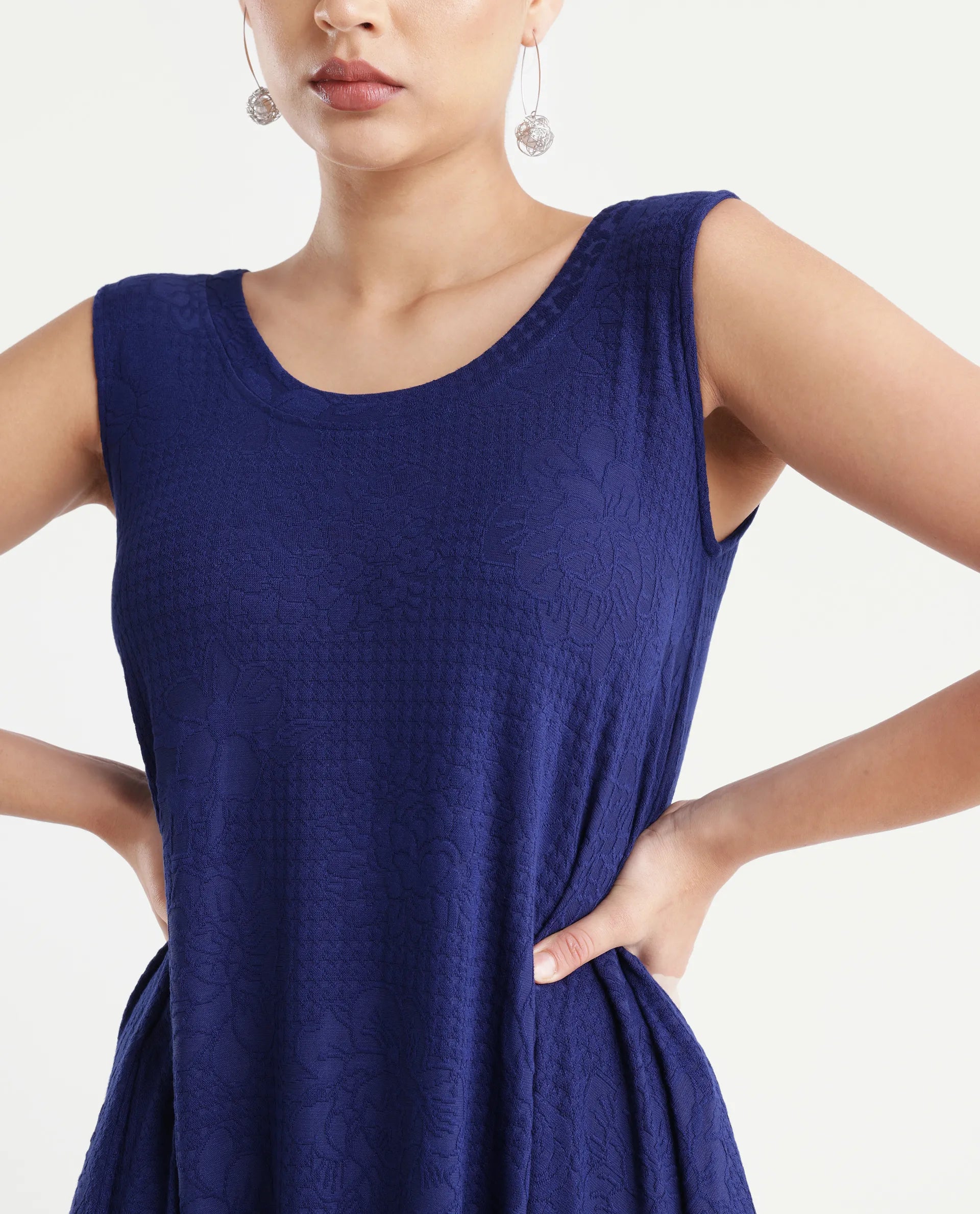 Rareism Women's Kisame Dark Blue Knit Jacquard Crew Neck Plain Sleeveless Midi Flared Dress