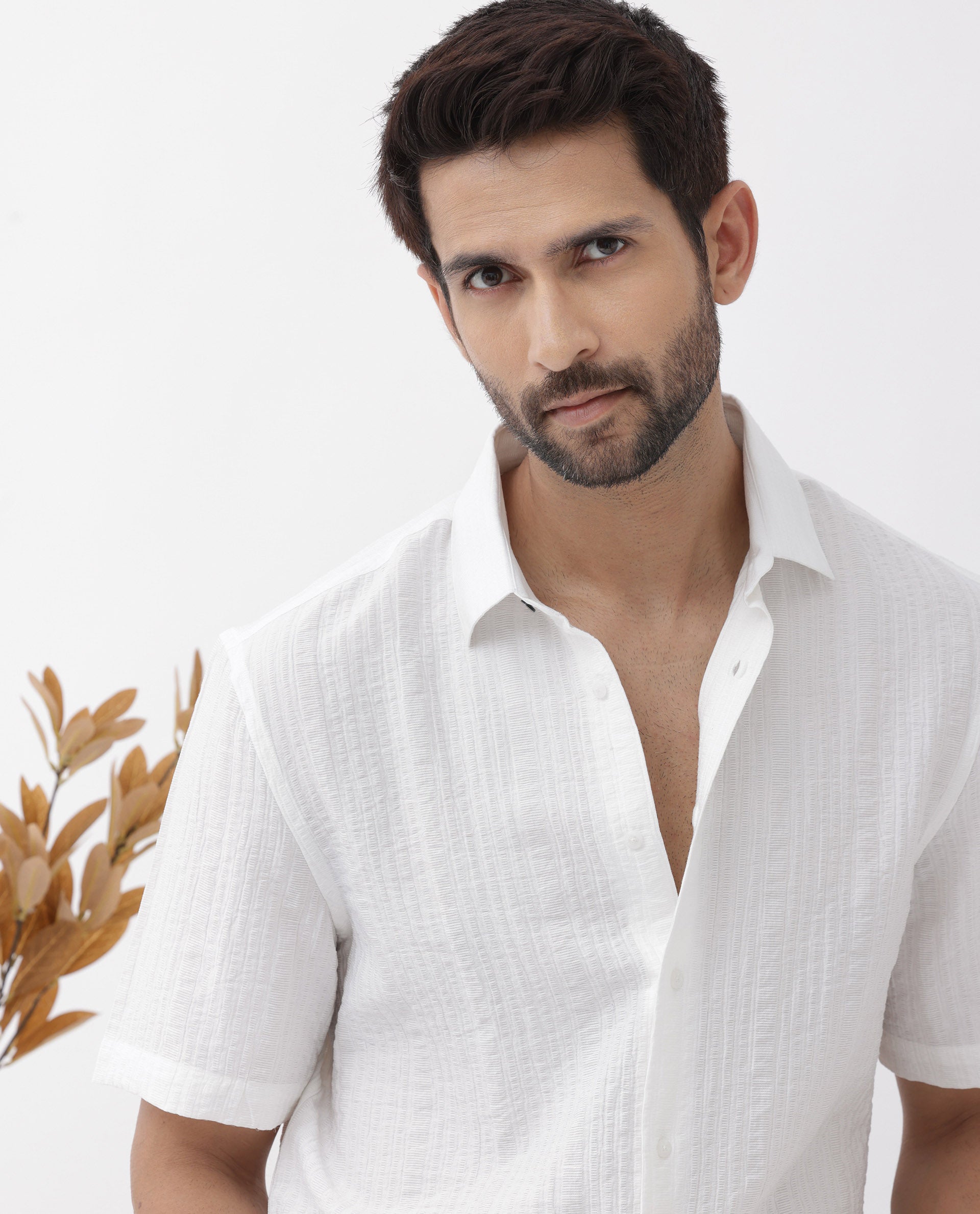 Rare Rabbit Men's Kith White Viscose Nylon Fabric Short Sleeves Boxy Fit Structured Stripe Shirt