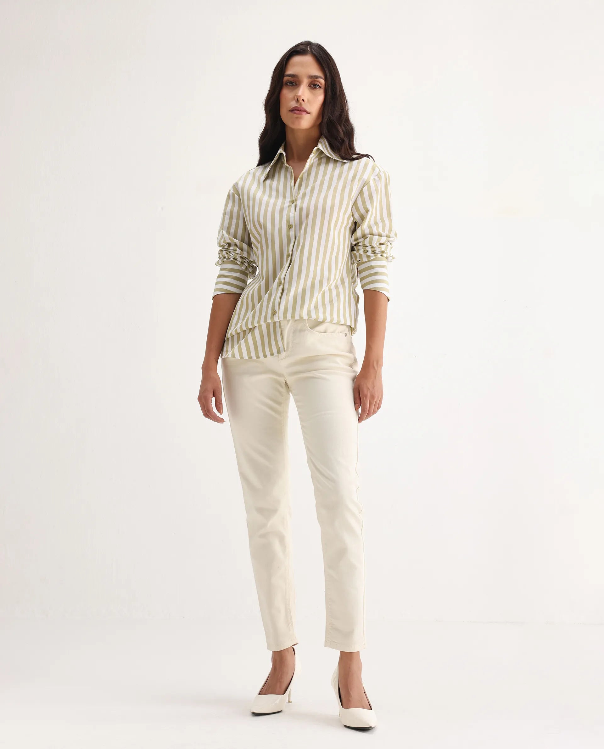 Rareism Women's Kocho Offwhite Cotton Blend Plain Ankle Length Slim Fit Jeans