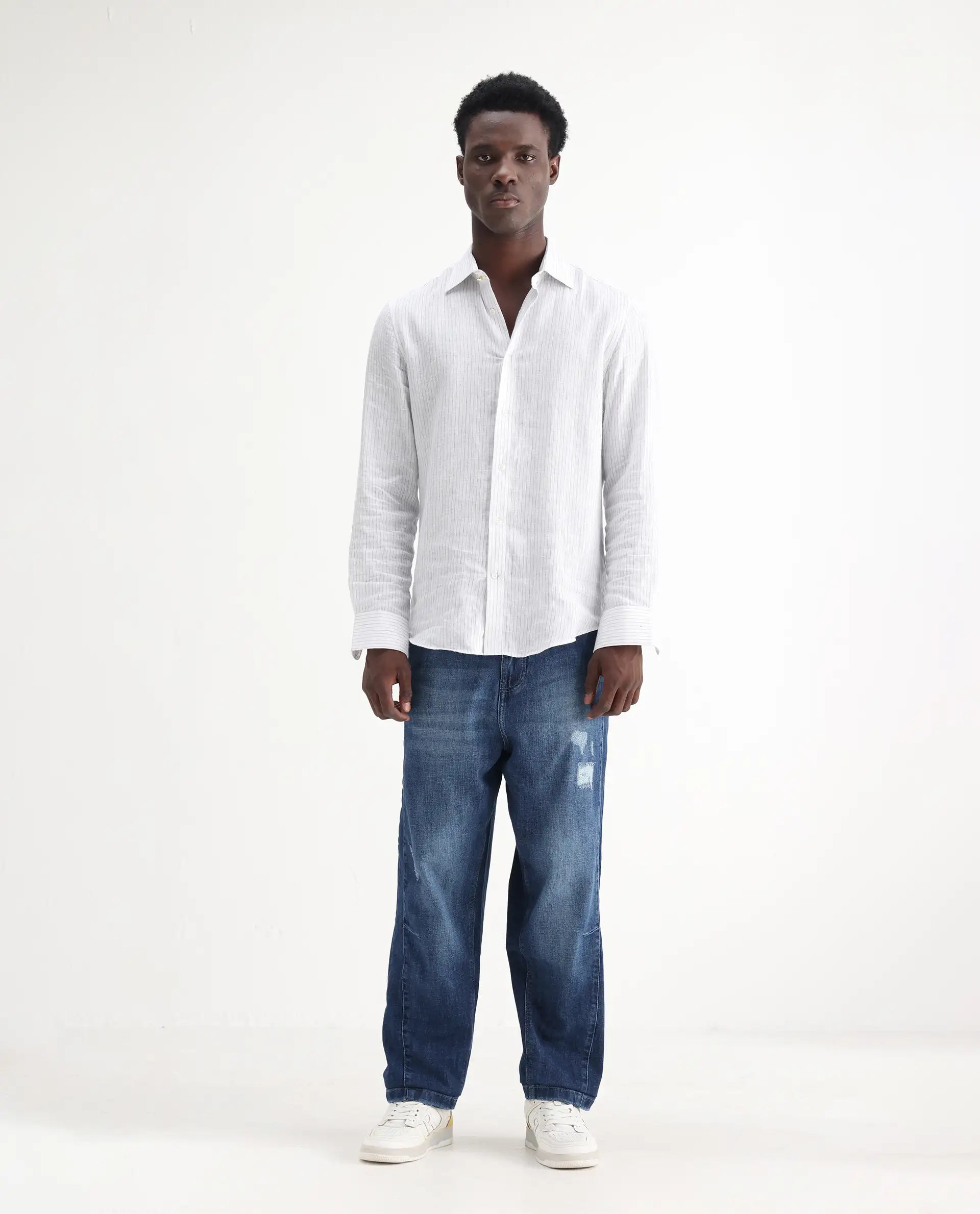 Rare Rabbit Men's Korb Blue Cotton Blend Plain Baggy Fit Jeans