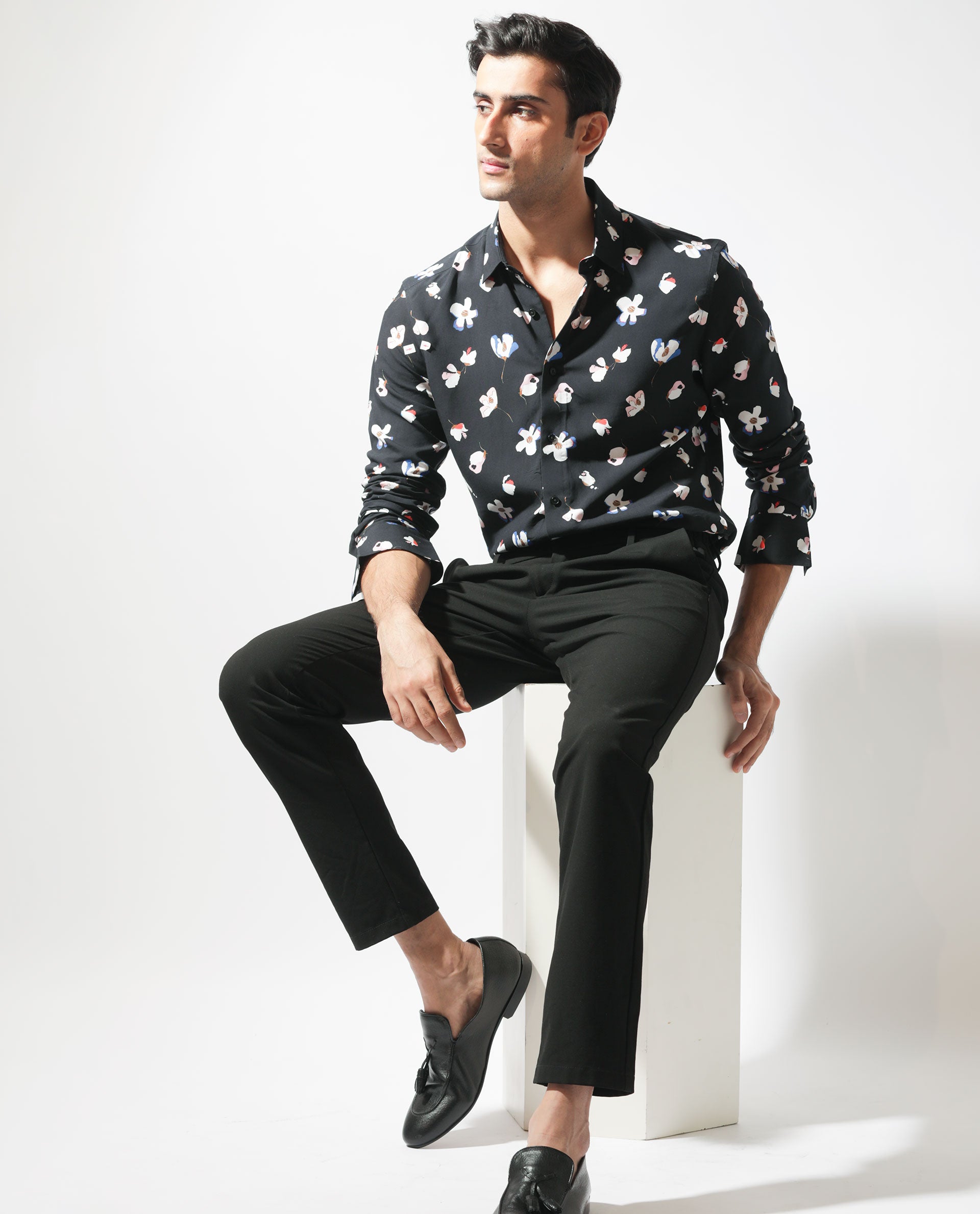 Rare Rabbit Mens Kraz Black Cotton Blend Full Sleeve Floral Print Shirt