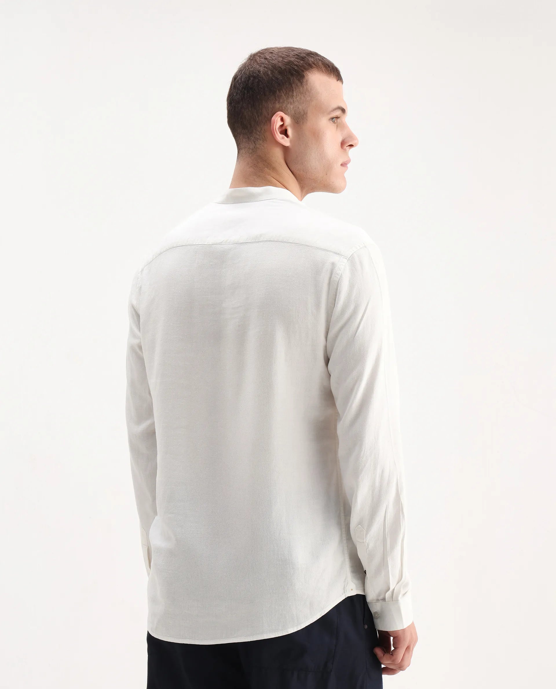 Rare Rabbit Men's Kurto 25 White Linen Blend Plain Regular Fit Full Sleeve Mandarin Collar Shirt