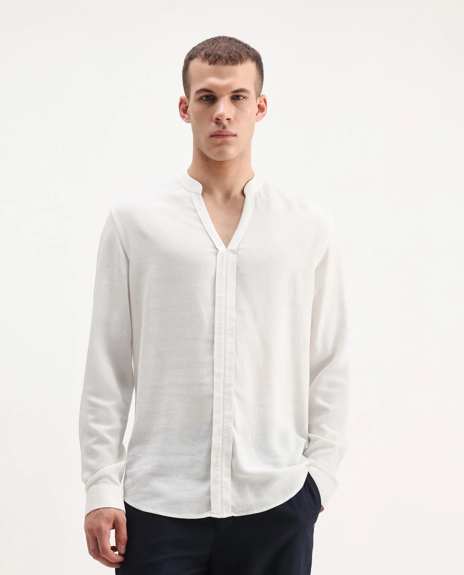 Rare Rabbit Men's Kurto 25 White Linen Blend Plain Regular Fit Full Sleeve Mandarin Collar Shirt