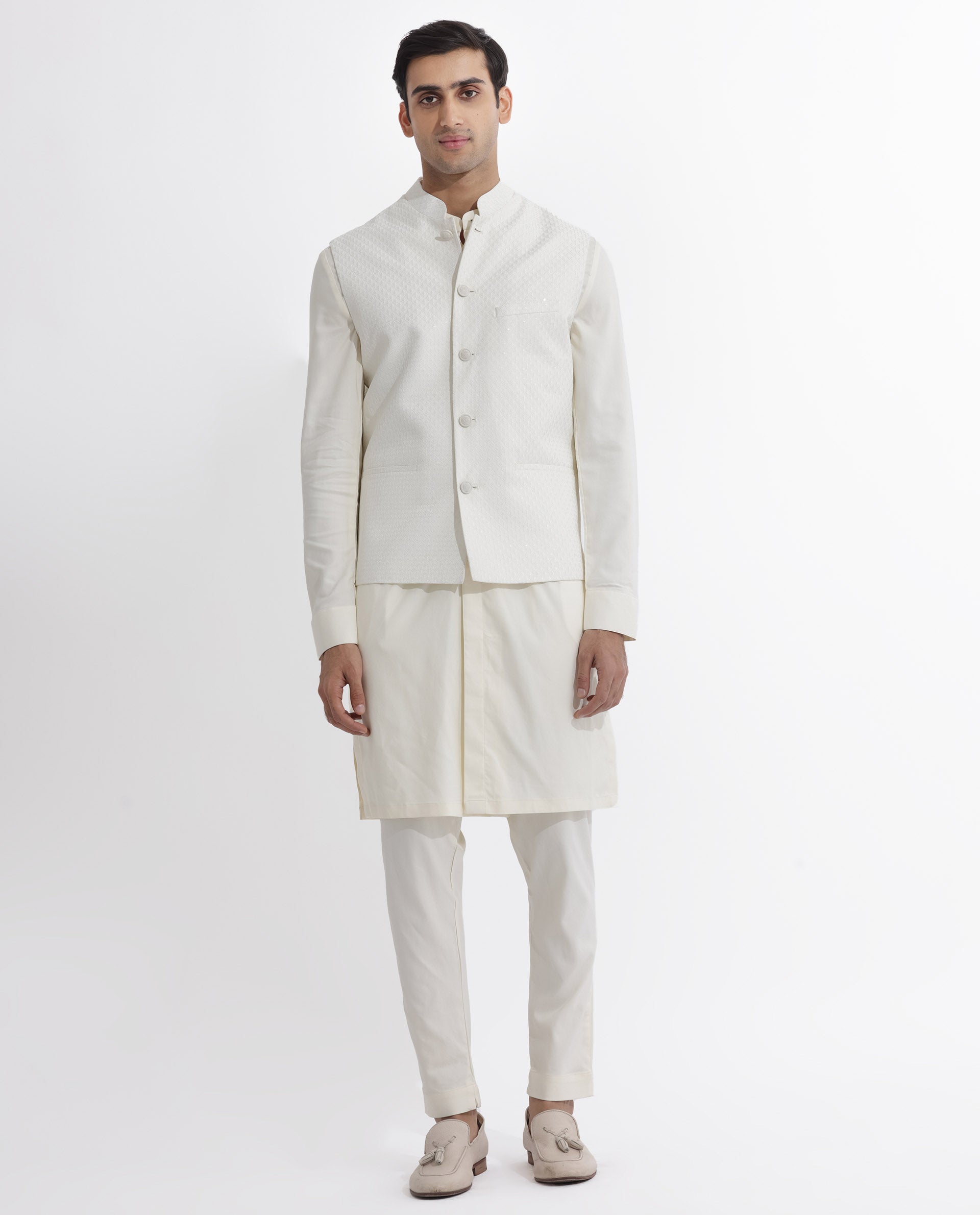 RARE RABBIT MENS LASMOS-B OFF WHITE BANDI SLEEVELESS MANDARIN COLLAR