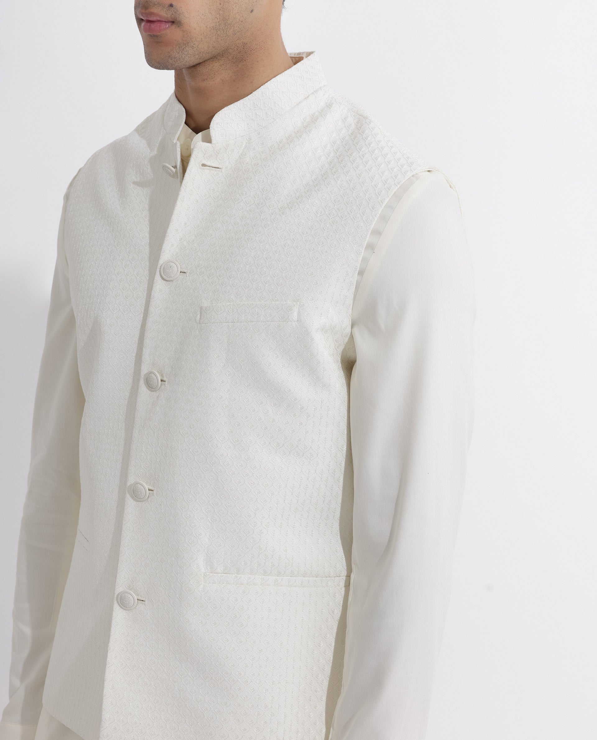 RARE RABBIT MENS LASMOS-B OFF WHITE BANDI SLEEVELESS MANDARIN COLLAR