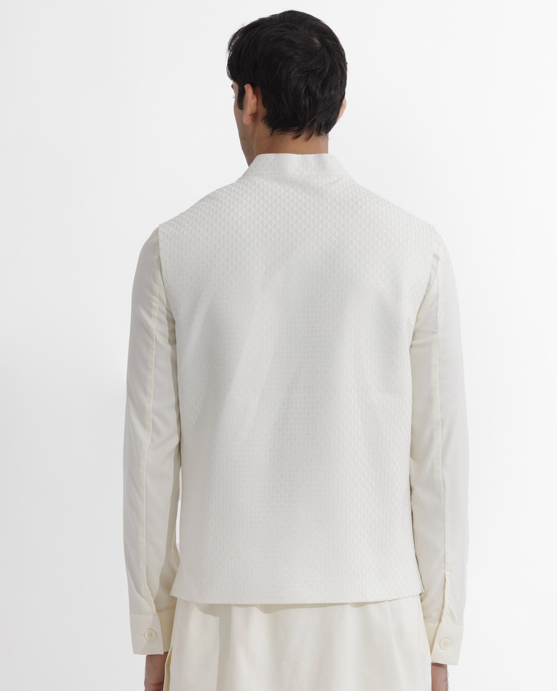 RARE RABBIT MENS LASMOS-B OFF WHITE BANDI SLEEVELESS MANDARIN COLLAR