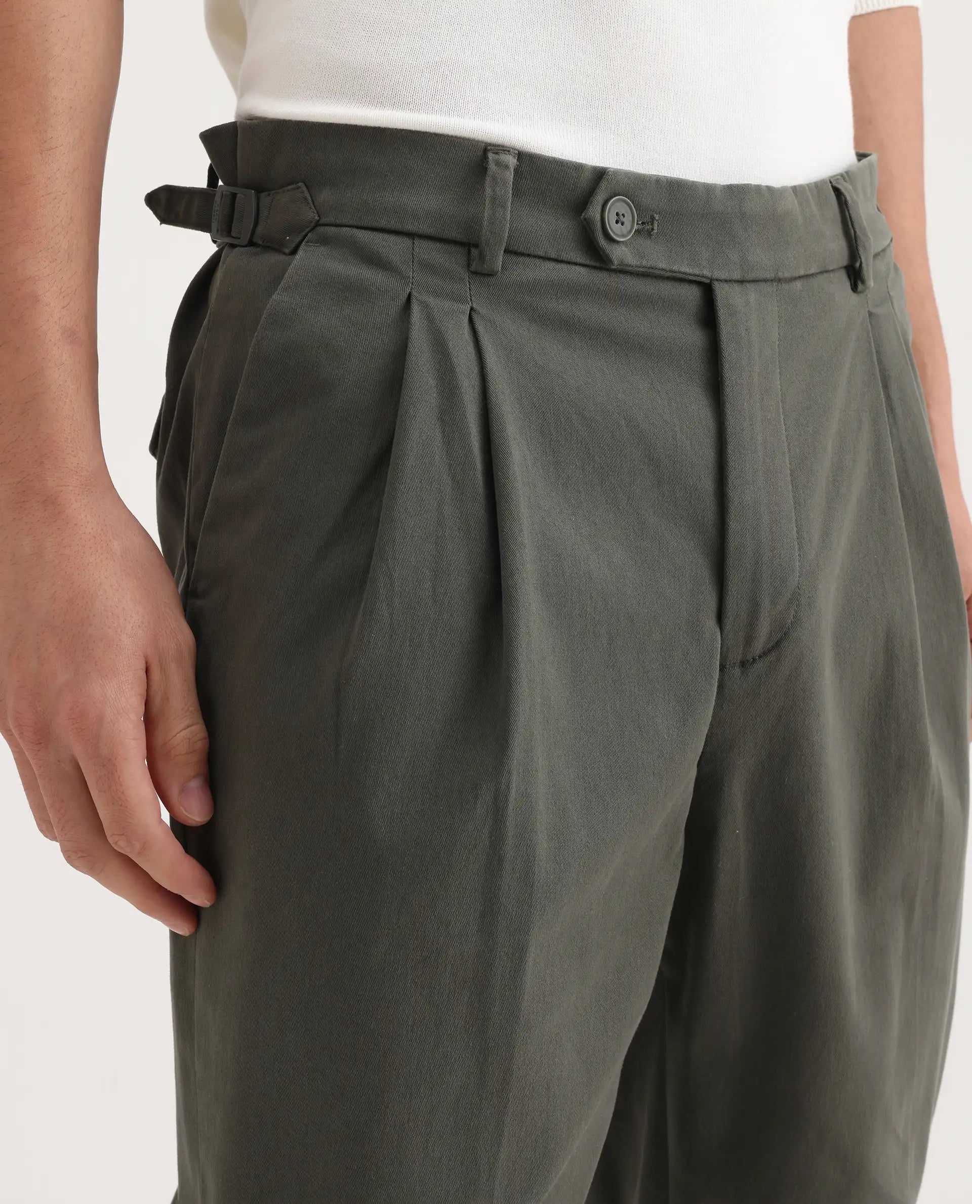 Rare Rabbit Men's Leni Olive Cotton Blend Plain Baggy Fit Trouser
