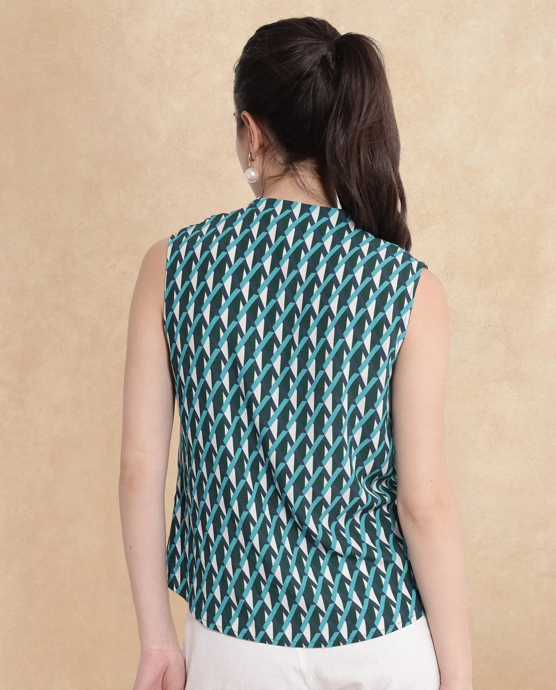 Rareism Women Livon Multi Sleeveless V-Neck Geometric Print Top