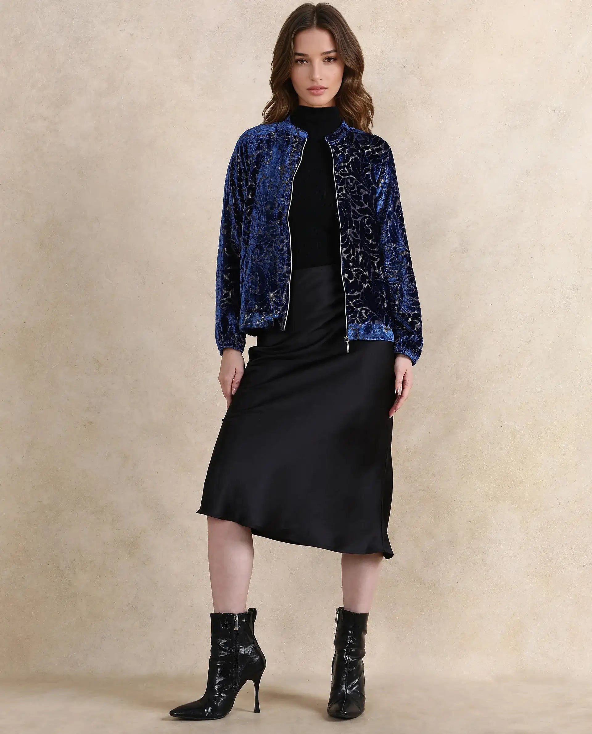 Rareism Women Lopper Purple Velvet Raglan Sleeves Mandarin Collar Zipper Closure Abstract Print Jacket