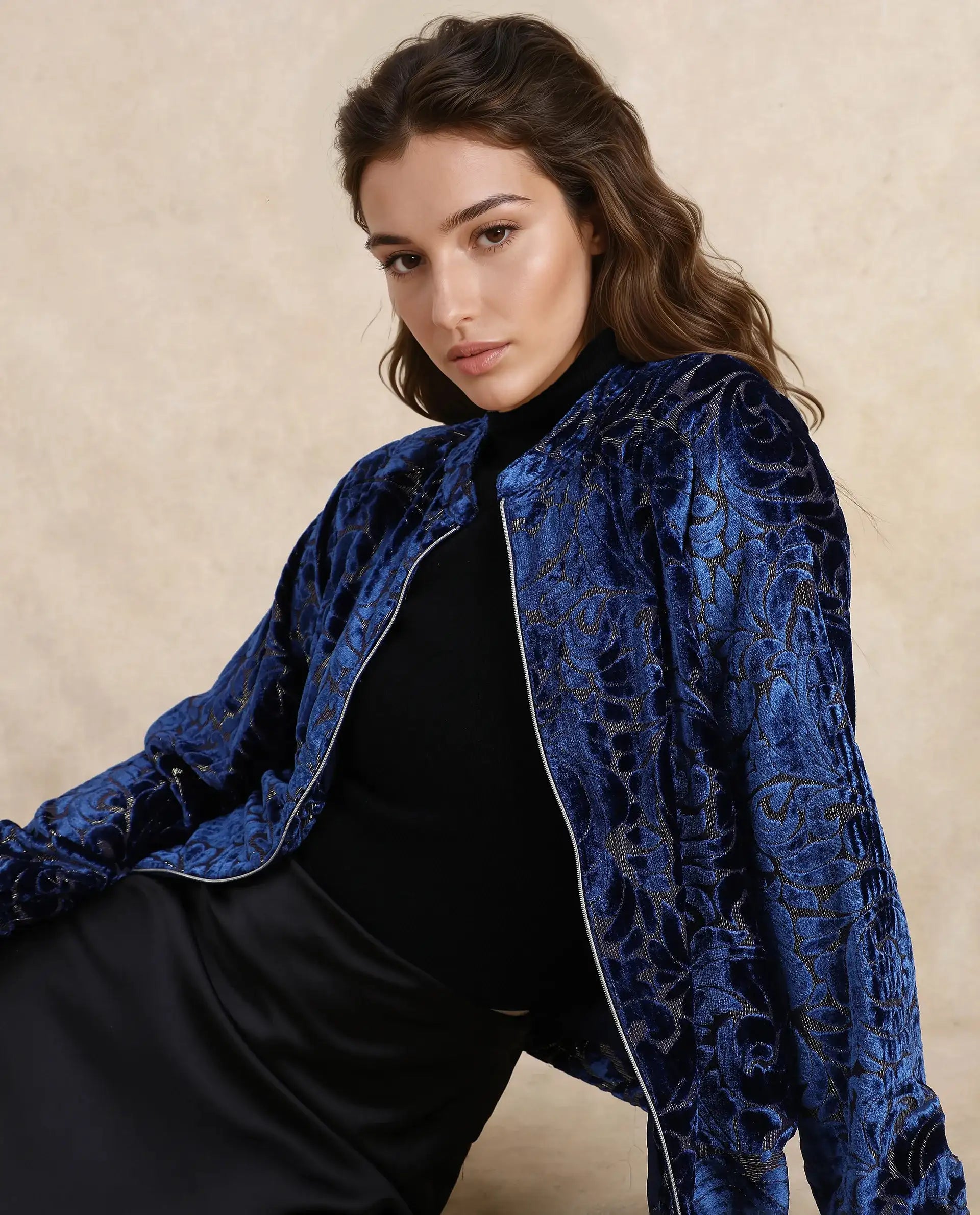 Rareism Women Lopper Purple Velvet Raglan Sleeves Mandarin Collar Zipper Closure Abstract Print Jacket