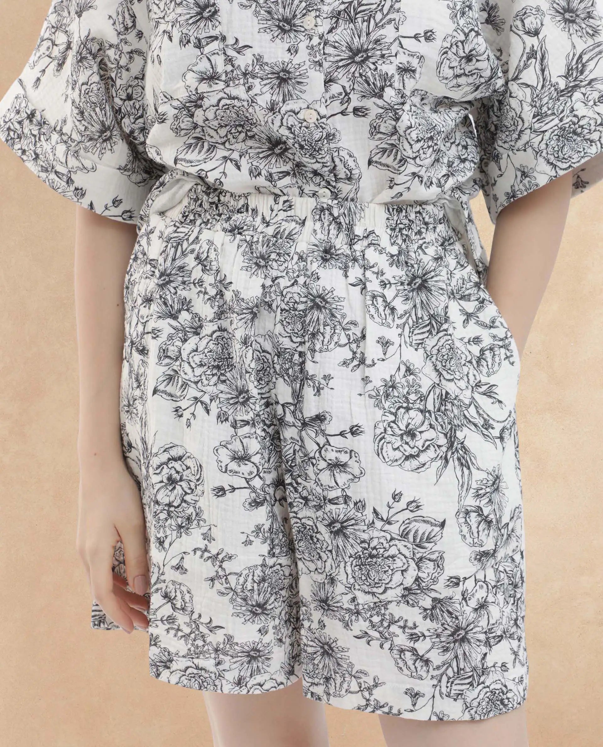 Rareism Women Lorainet Off White Cotton Fabric Floral Print Regular Fit Shorts