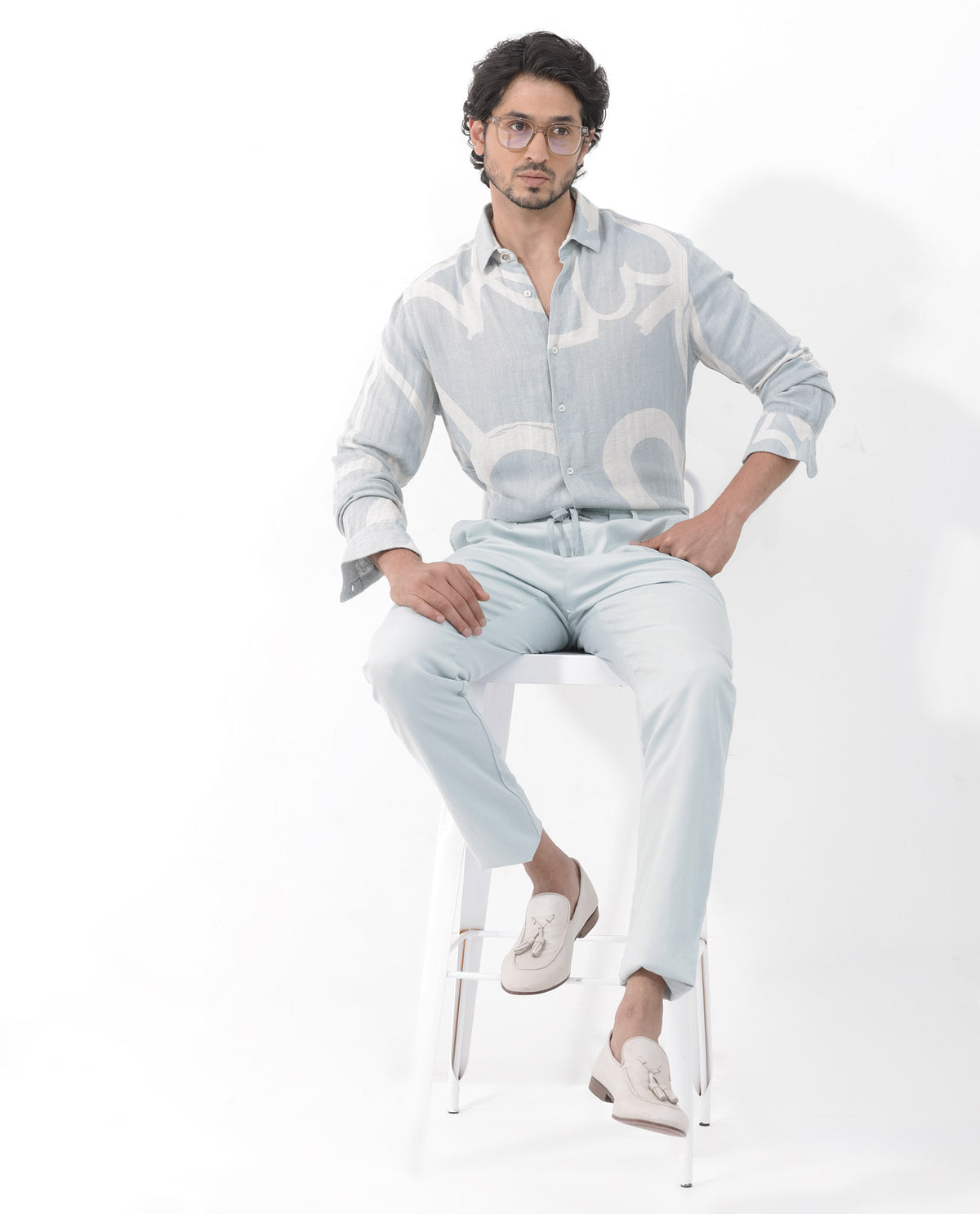 Rare Rabbit Mens Lusia Off White Cotton Fabric Regular Collar Herringbone Full Sleeves Regular Fit