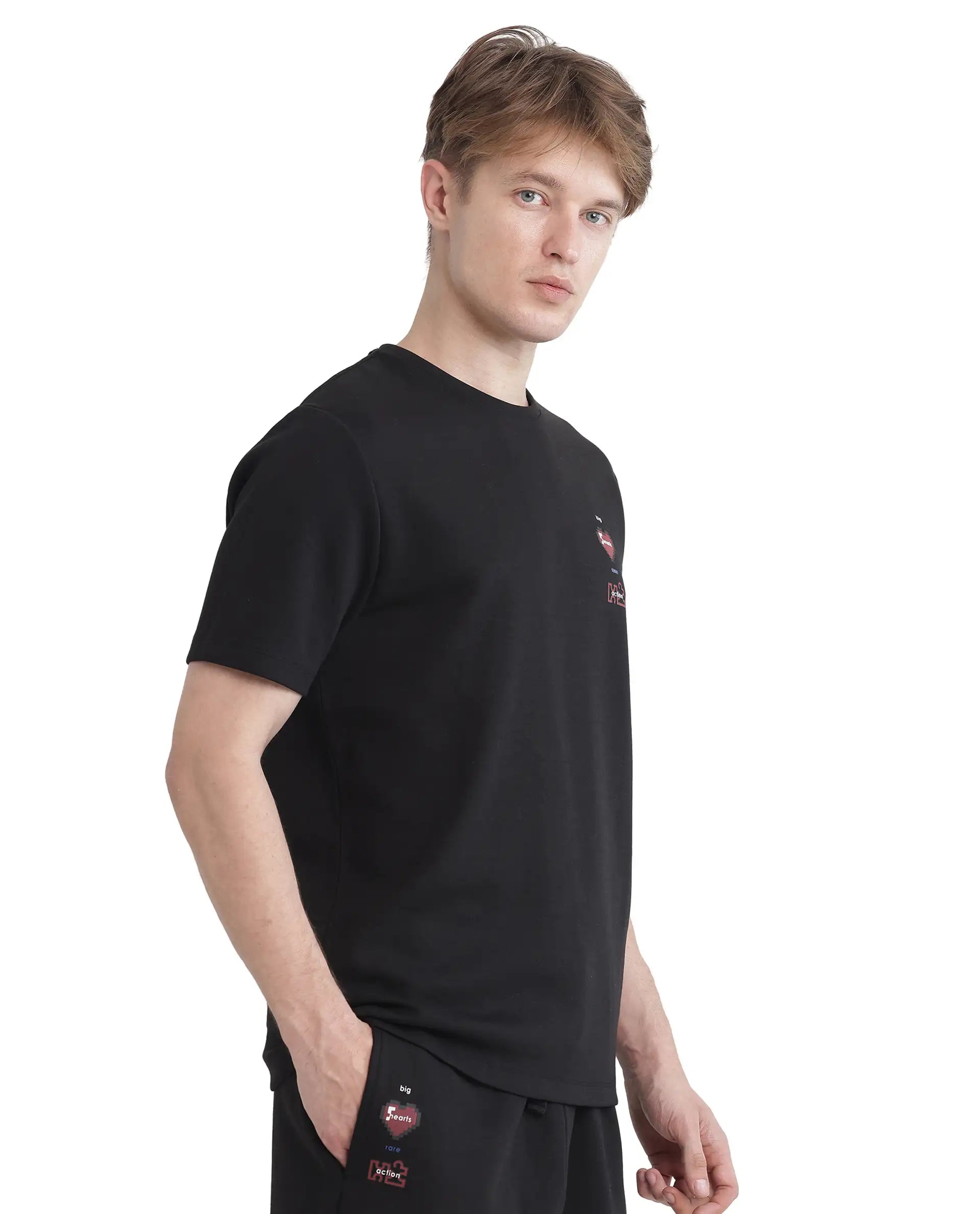 Rare Rabbit Men Luxa Black Cotton Blend Fabric Short Sleeve Crew Neck HD Print Pocket Placement T-Shirt