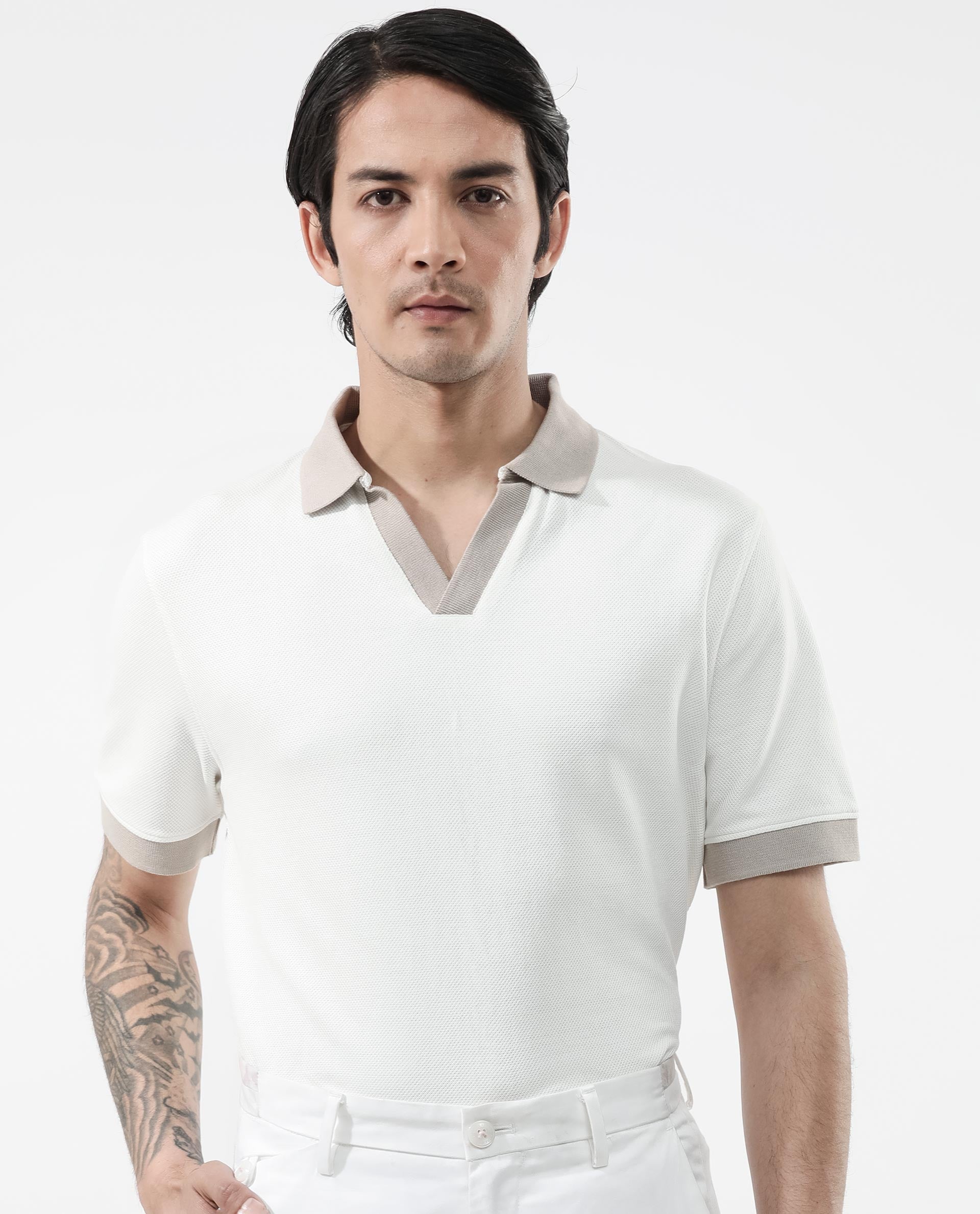 Rare Rabbit Mens Marcelo Off White Cotton Fabric Contrasting Johnny Collar Short Sleeve Solid Polo T-Shirt