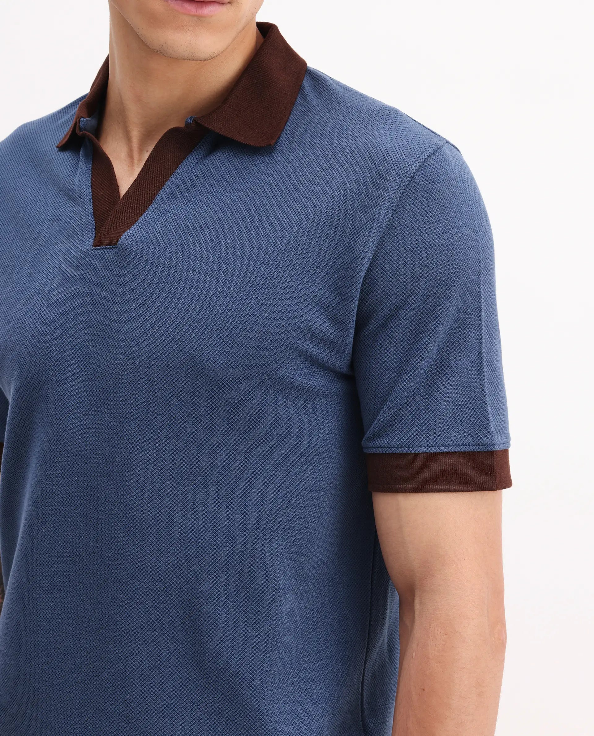 Rare Rabbit Men's Marcelo Blue Cotton Blend Plain Regular Fit Half Sleeve Polo