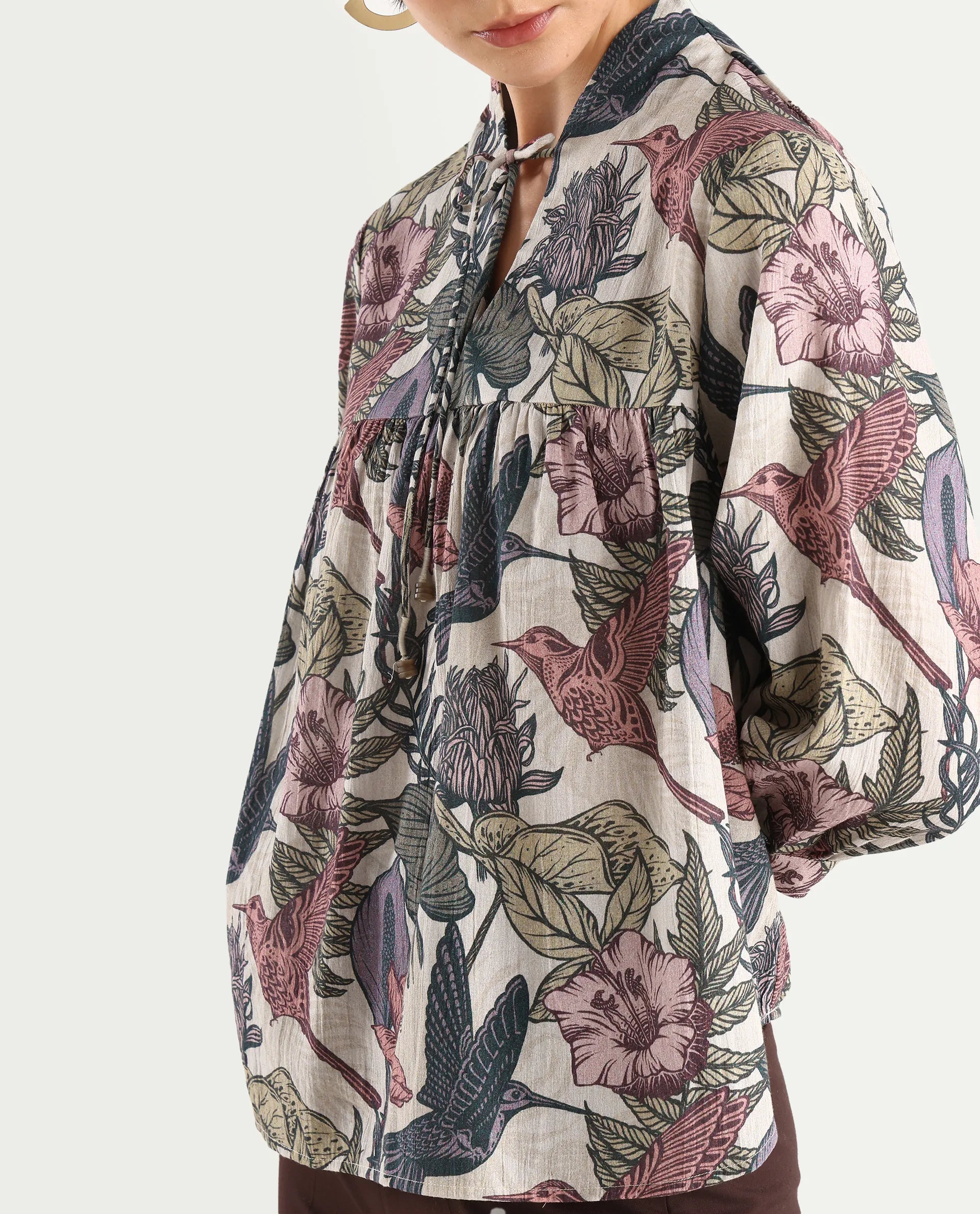 Rareism Women's Marlia Multi Cotton Blend V-Neck Tropical Print Balloon Sleeve Regular Fit Top