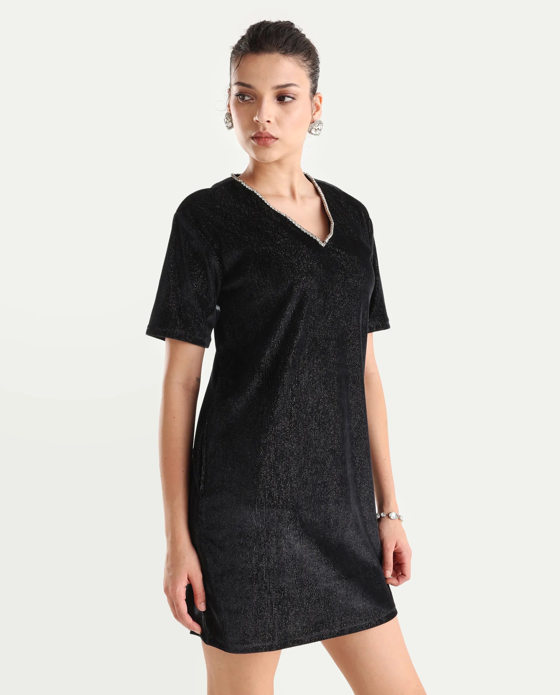 Rareism Women's Maslak Black Velvet V-Neck Plain Mini Boxy Fit Dress