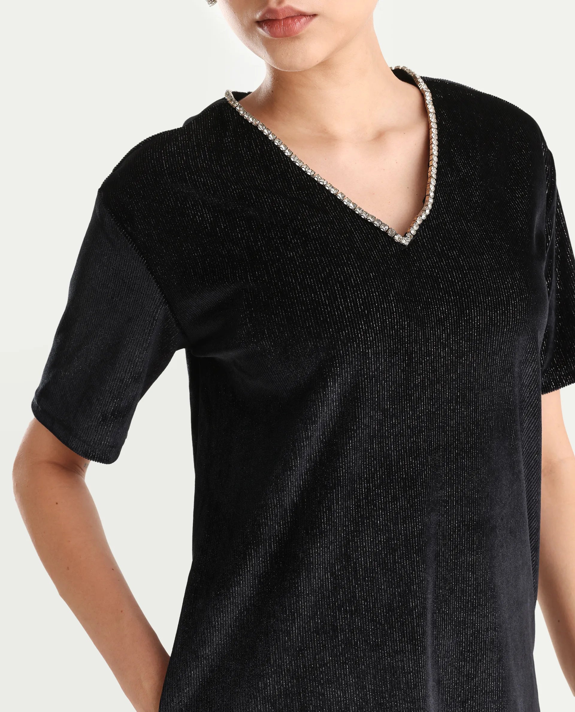 Rareism Women's Maslak Black Velvet V-Neck Plain Mini Boxy Fit Dress