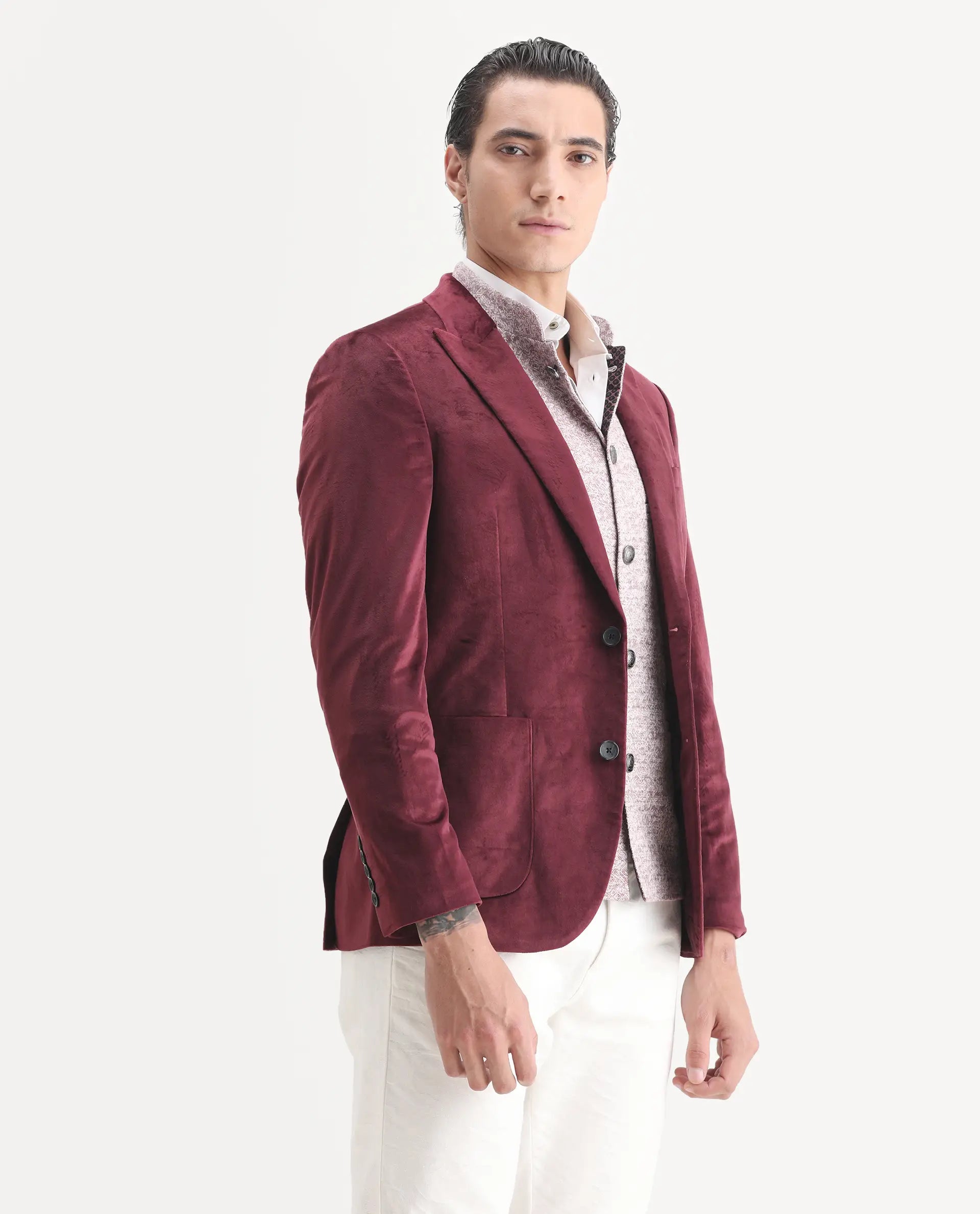 Rare Rabbit Men's Mazey Maroon Velvet Plain Tailored Fit Full Sleeve Lapel Neck Blazer