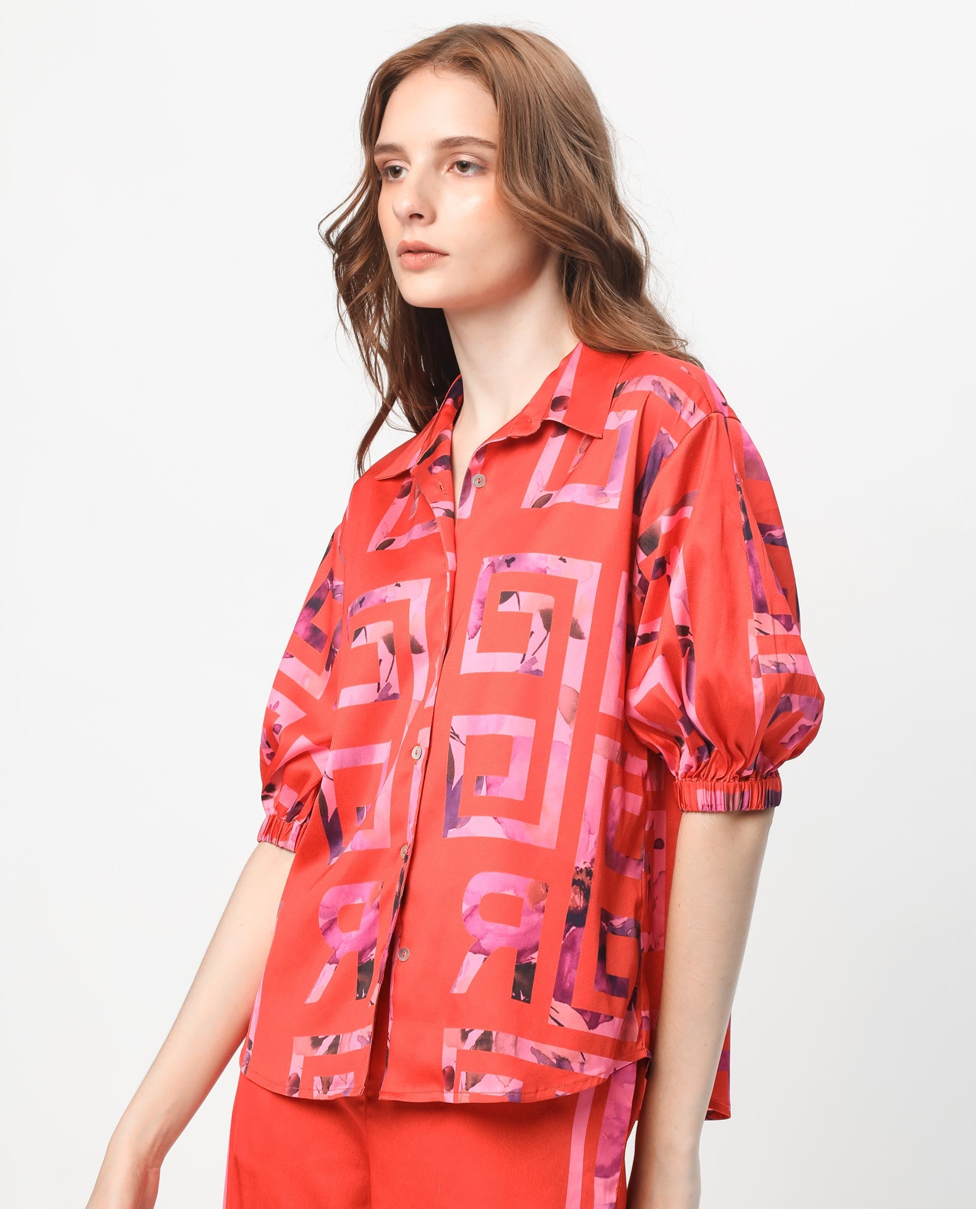 Rareism Women Mclean Pink Polyester Fabric Short Sleeves Button Closure Shirt Collar Regular Fit Geometric Print Shrug