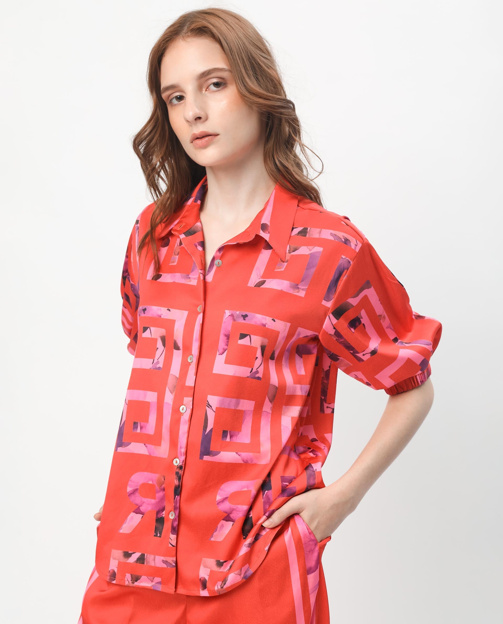 Rareism Women Mclean Pink Polyester Fabric Short Sleeves Button Closure Shirt Collar Regular Fit Geometric Print Shrug