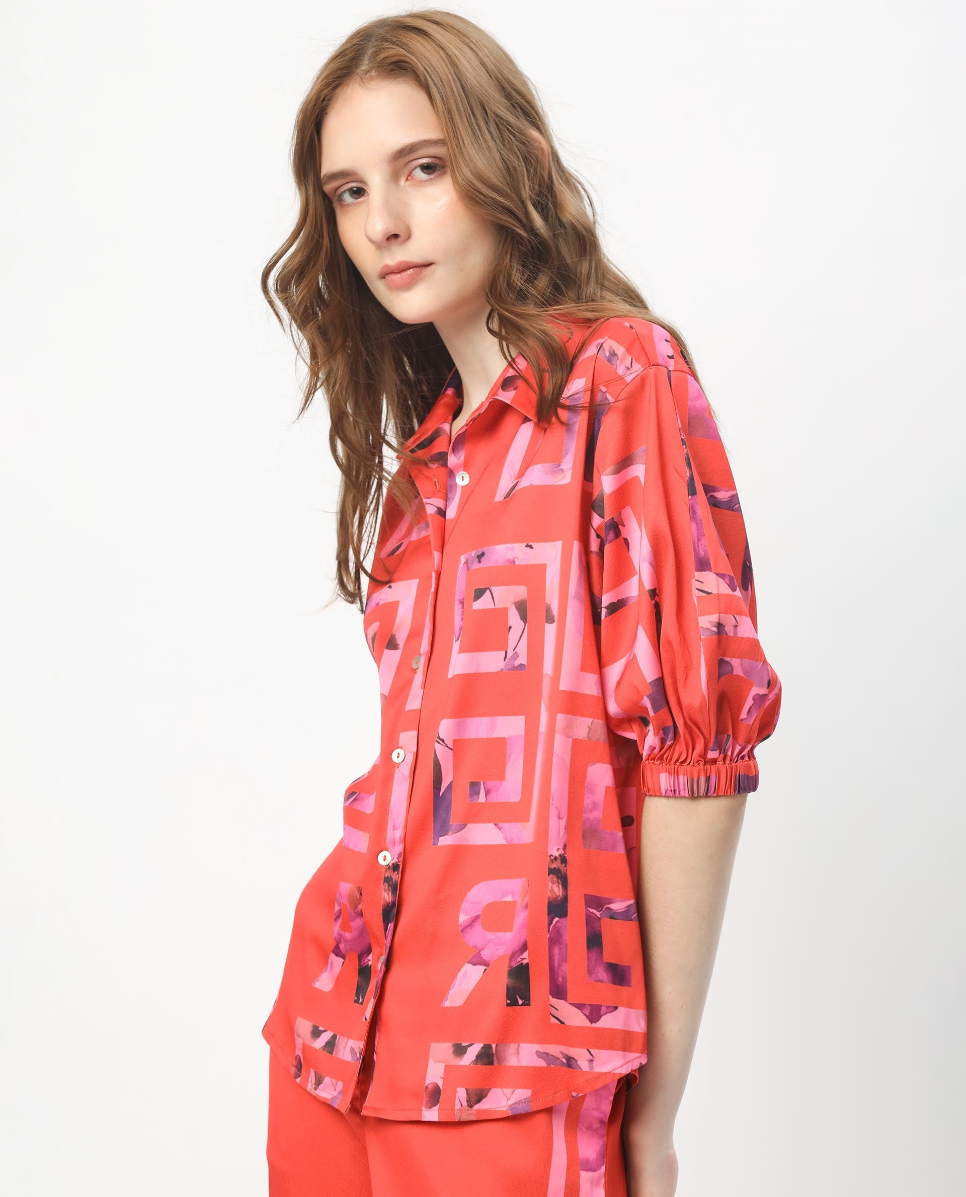 Rareism Women Mclean Pink Polyester Fabric Short Sleeves Button Closure Shirt Collar Regular Fit Geometric Print Shrug