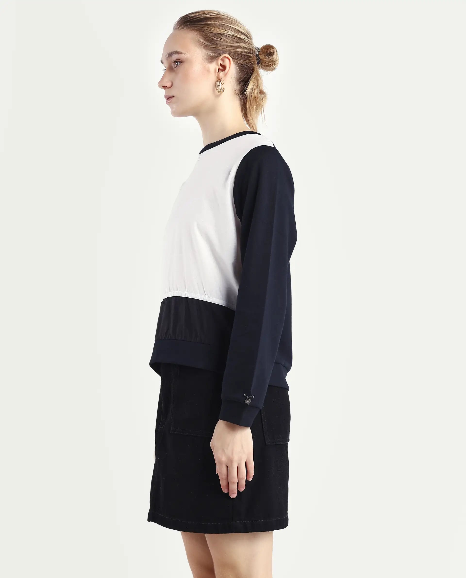 Rareism Women's Melone Black Cotton Blend Crew Neck Plain Relaxed Fit Sweatshirt