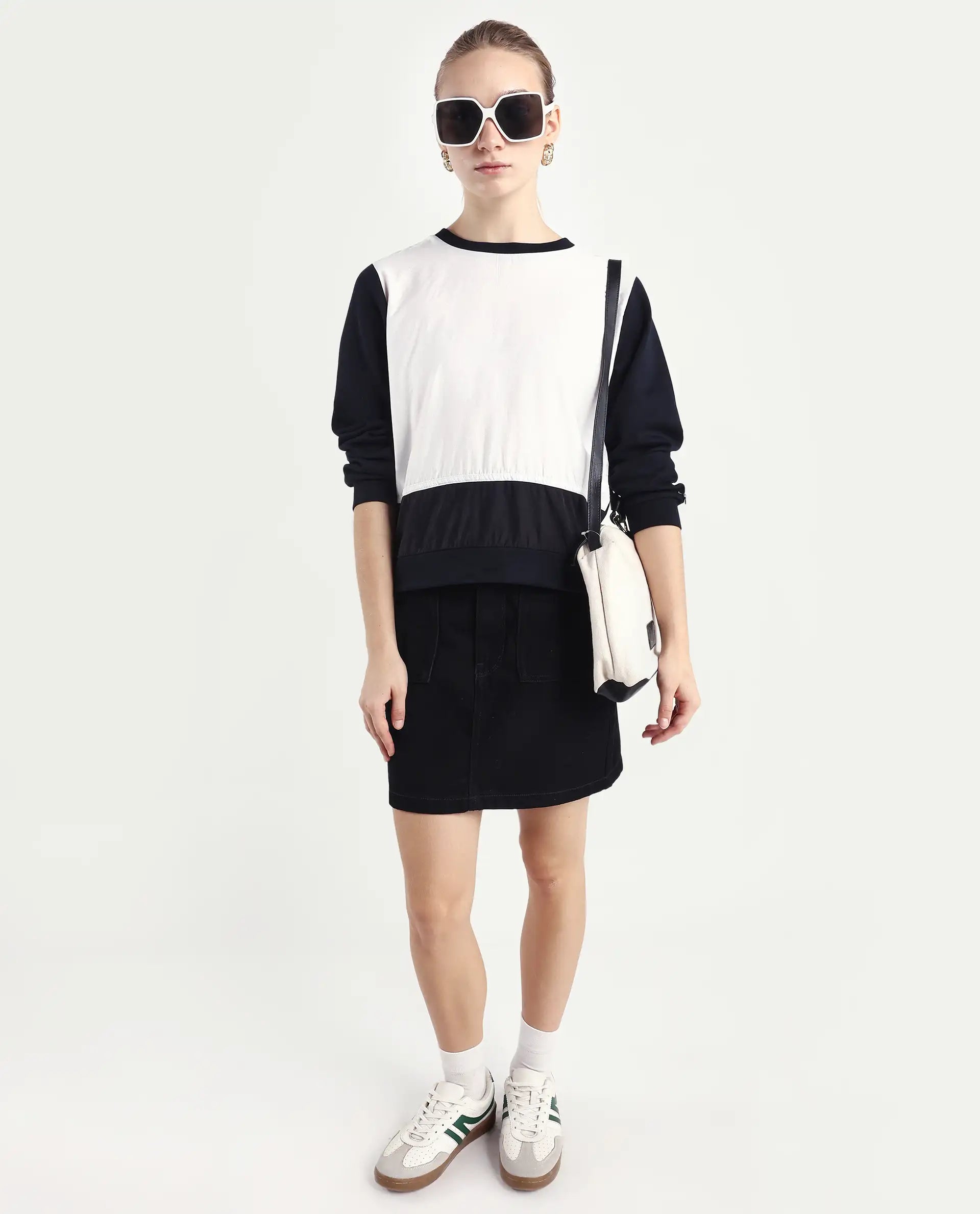 Rareism Women's Melone Black Cotton Blend Crew Neck Plain Relaxed Fit Sweatshirt