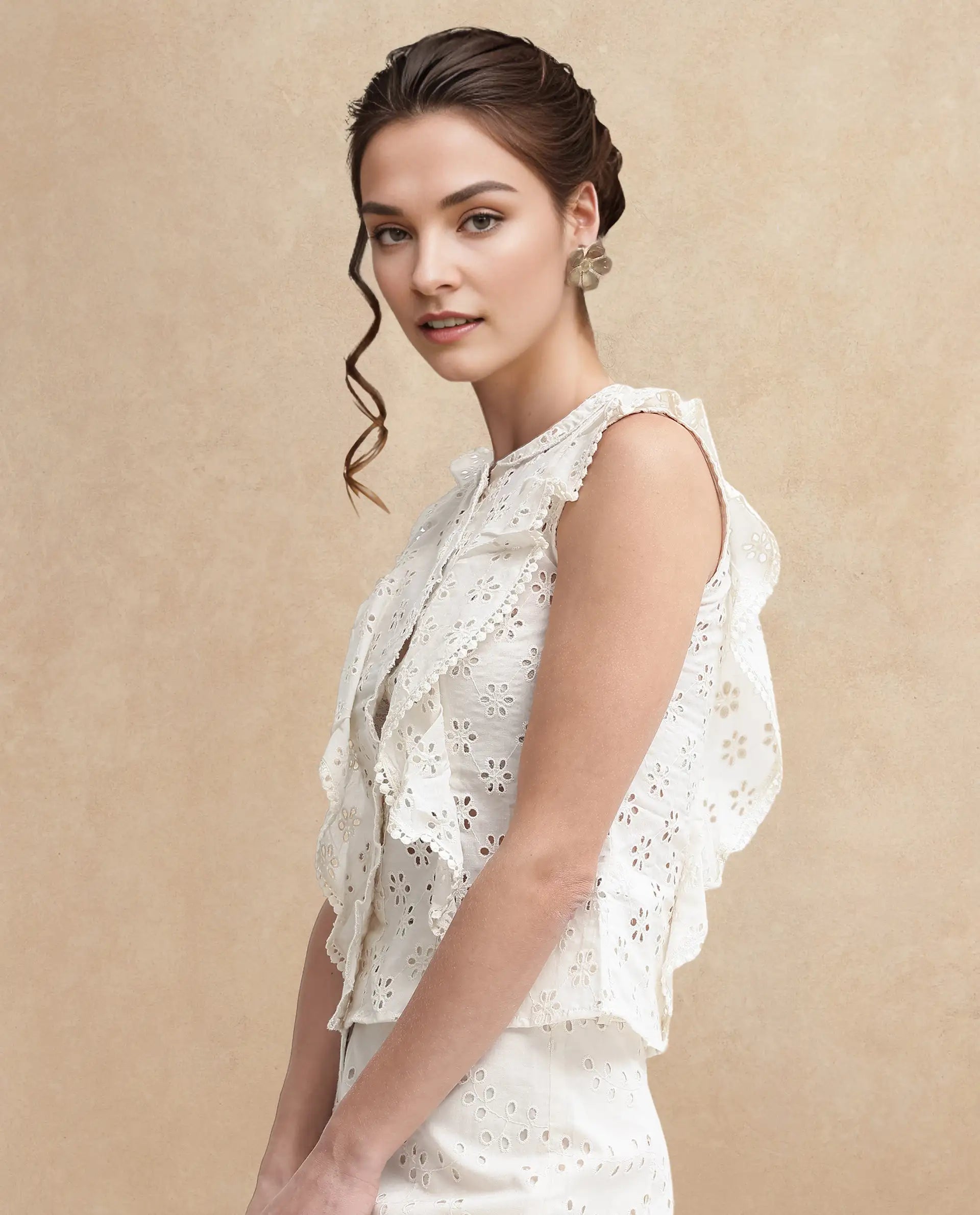 Rareism Women's Montana-T Light Off White Cotton Sweetheart Neck Plain Sleeveless Regular Fit Top