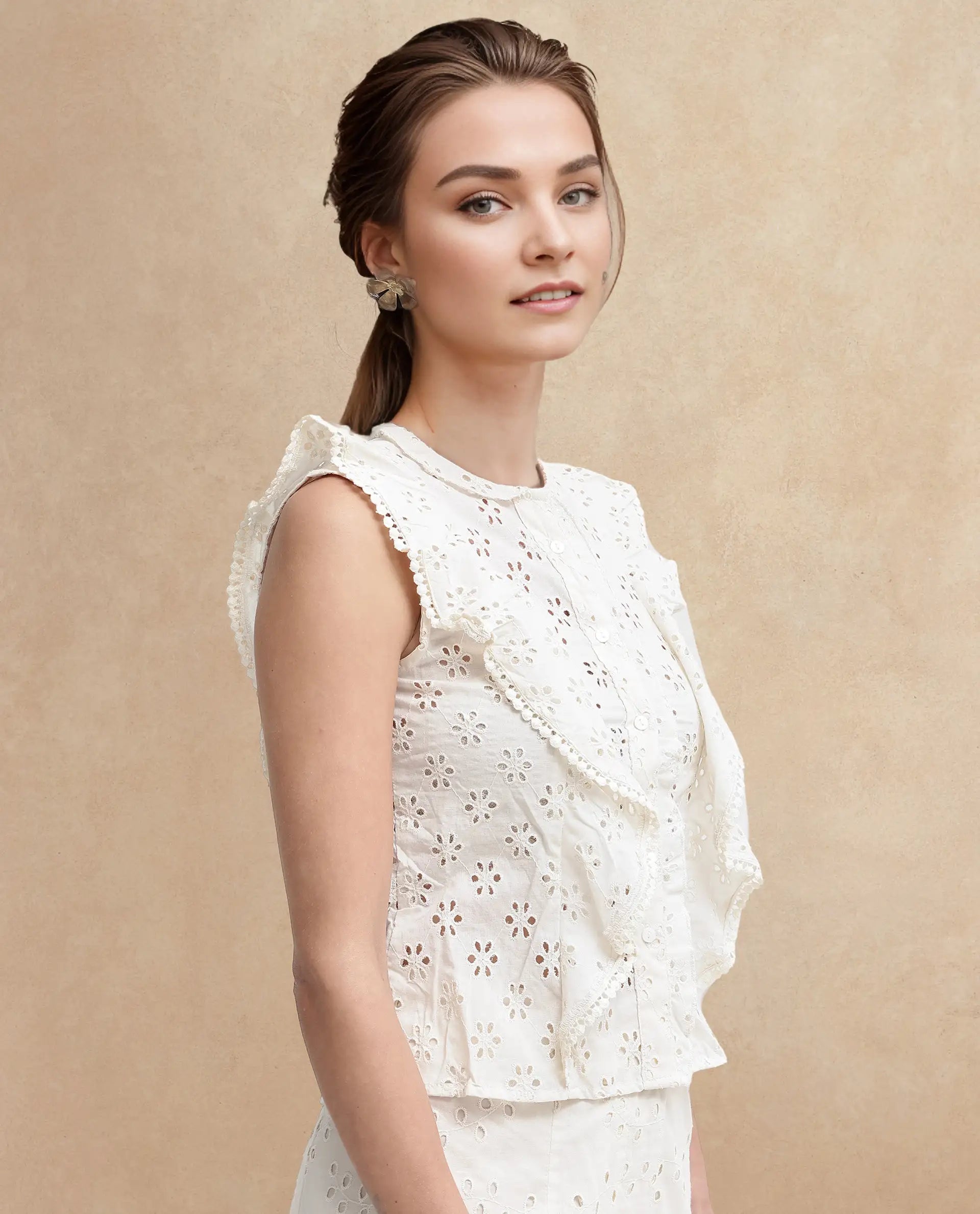 Rareism Women's Montana-T Light Off White Cotton Sweetheart Neck Plain Sleeveless Regular Fit Top