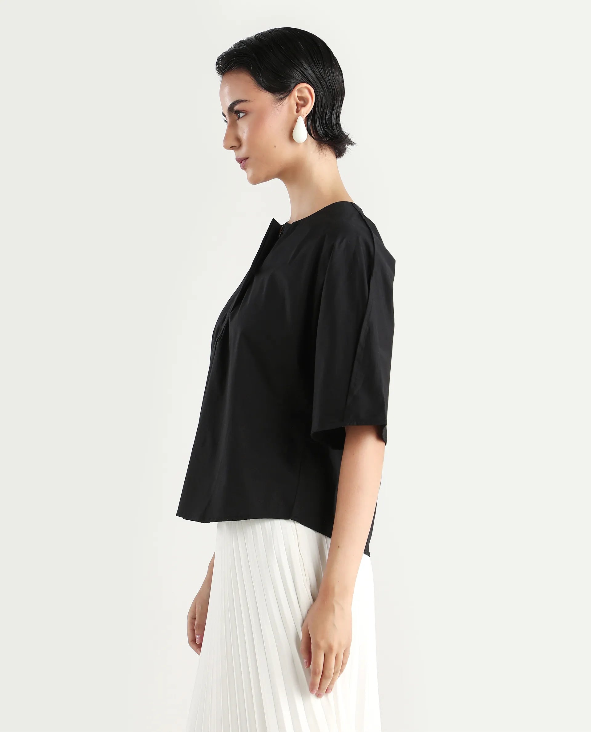 Rareism Women's Naruto Black Cotton Crew Neck Plain Balloon Sleeve Relaxed Fit Top