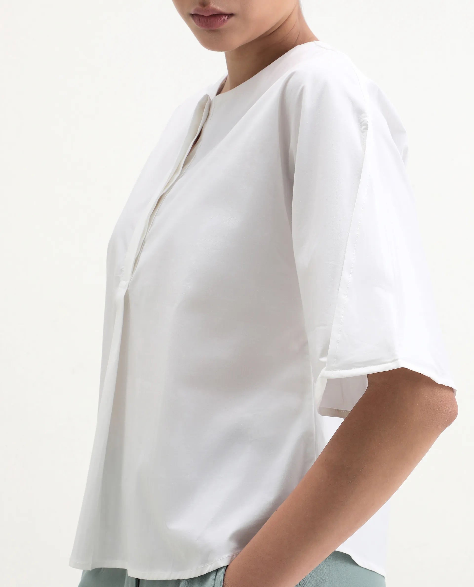 Rareism Women's Naruto White Cotton Crew Neck Plain Balloon Sleeve Relaxed Fit Top