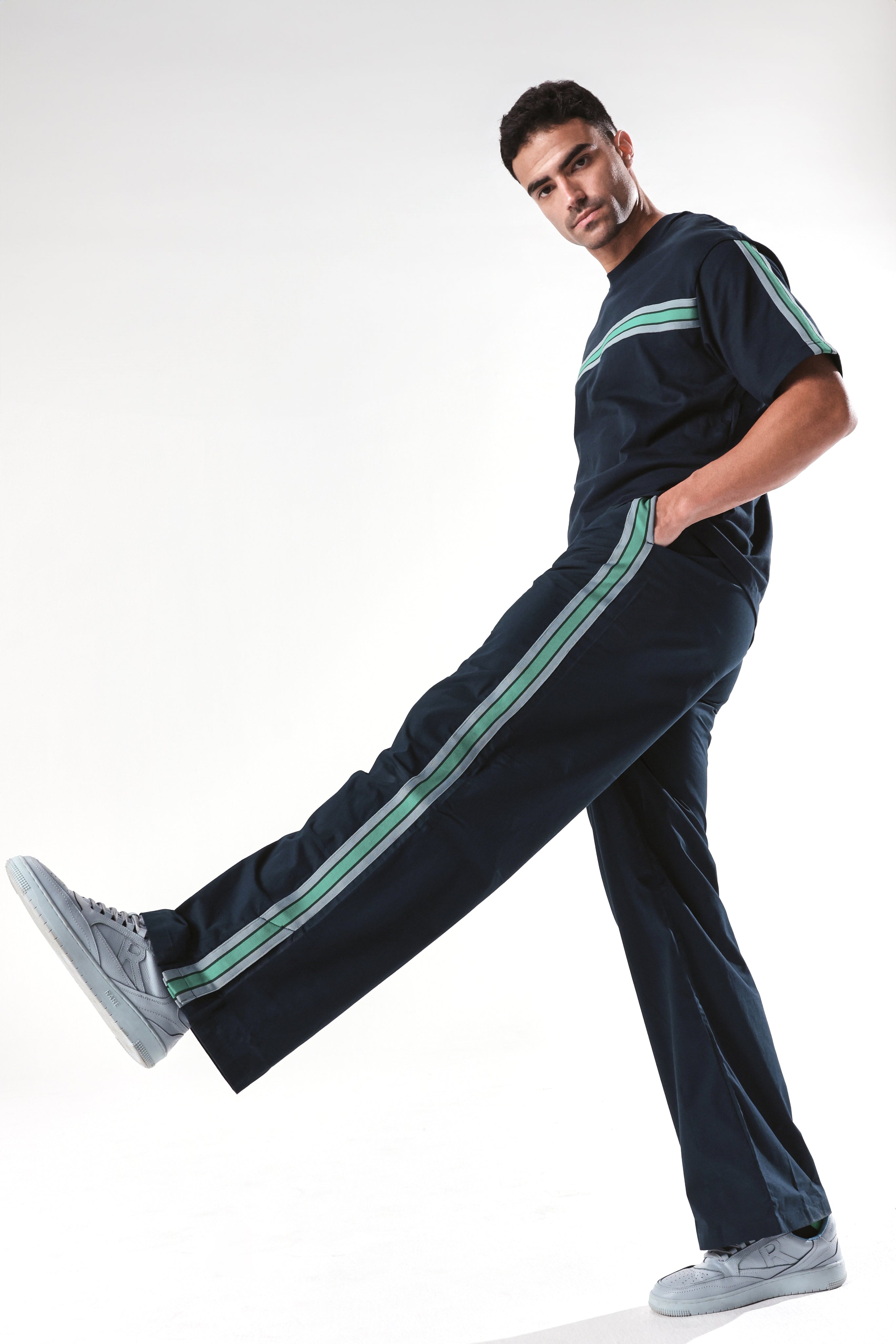 Rare Rabbit Men's Newnon Navy Cotton Plain Baggy Fit Track Pant