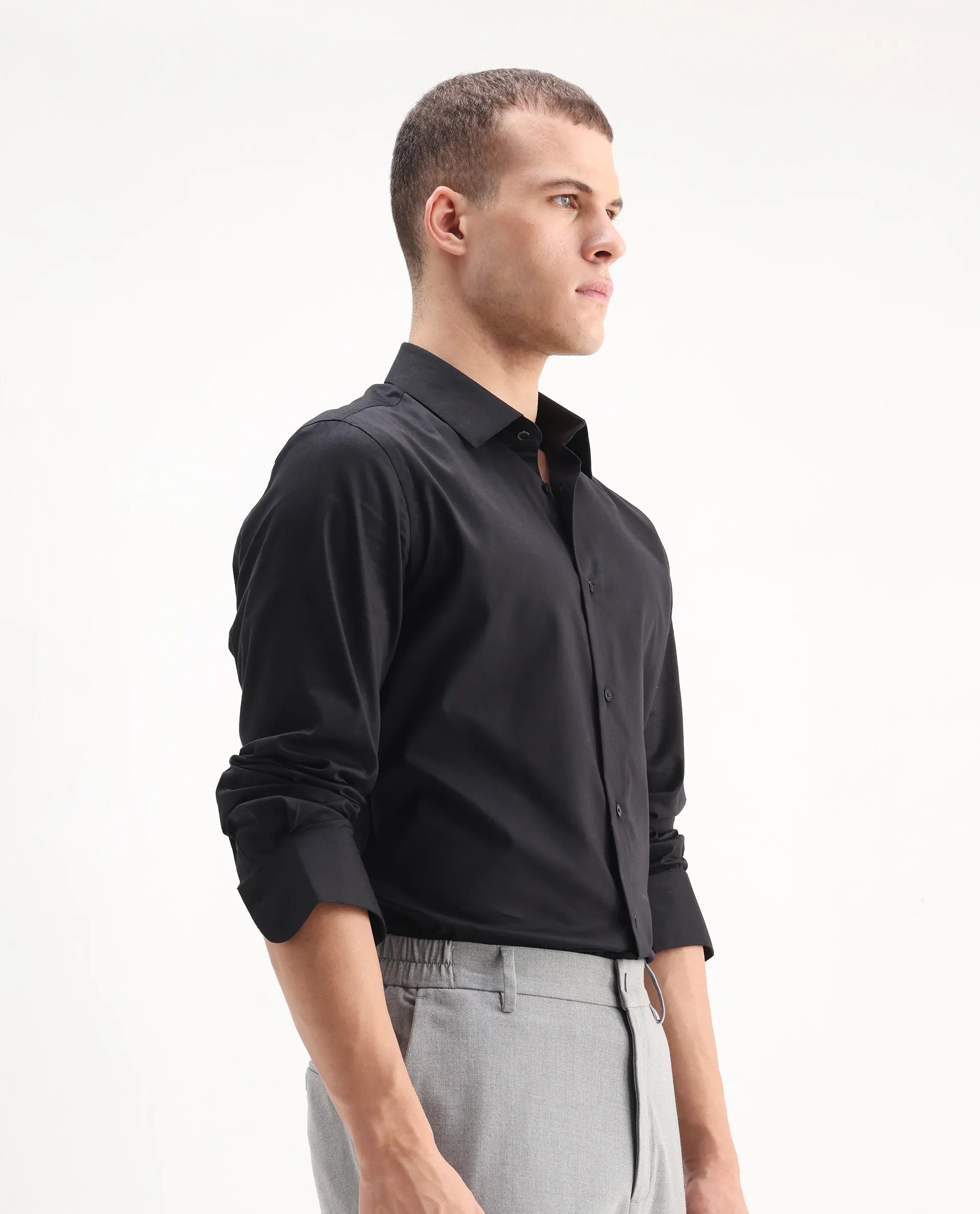 Rare Rabbit Men's Newton 25 Black Cotton Blend Plain Regular Fit Full Sleeve Collared Shirt