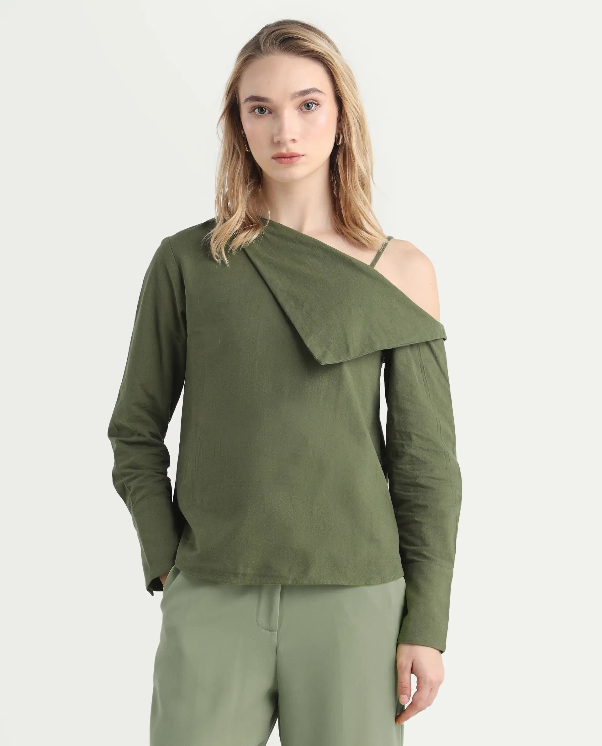 Rareism Women's Nimlu Green Cotton Collarless Plain Cuffed Sleeve Regular Fit Top