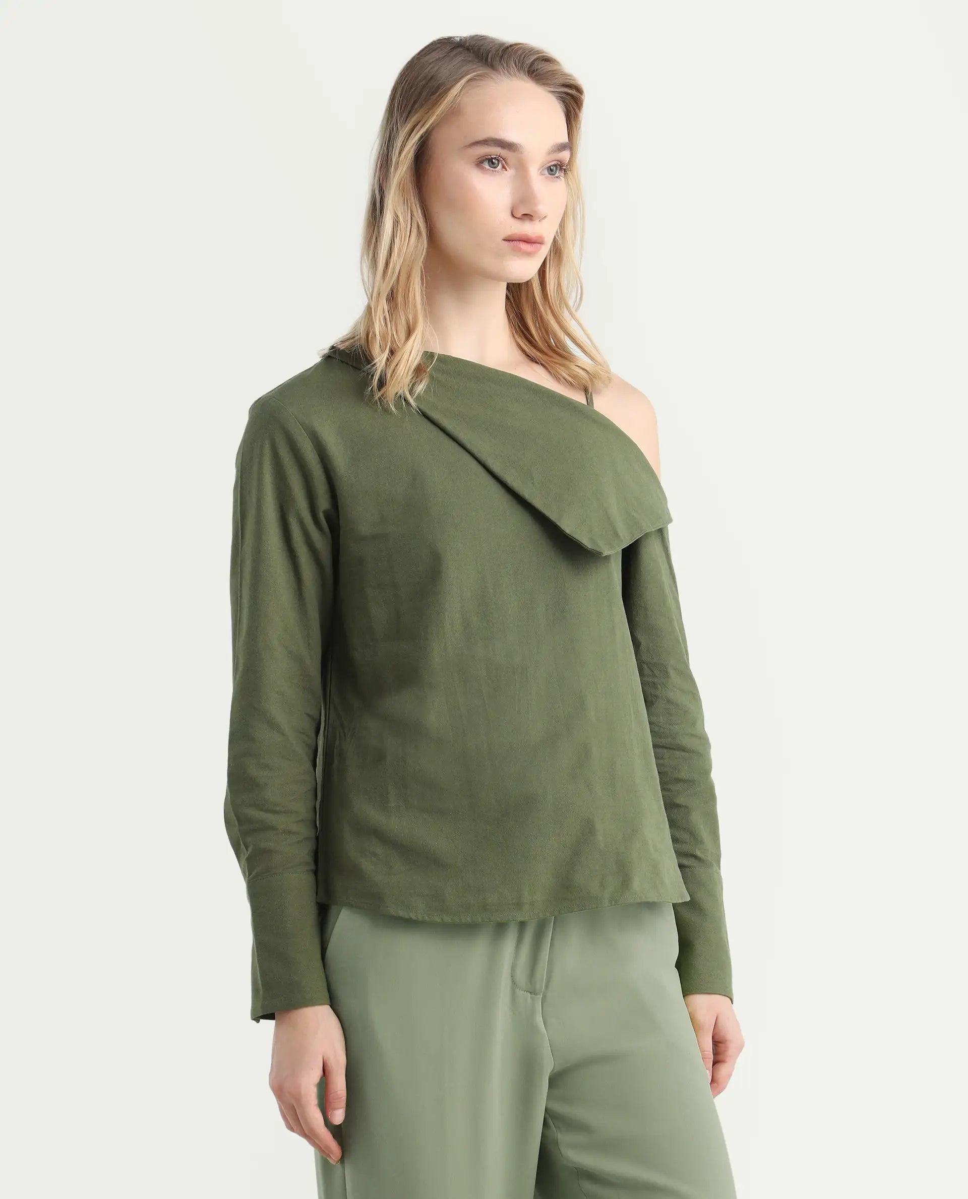 Rareism Women's Nimlu Green Cotton Collarless Plain Cuffed Sleeve Regular Fit Top